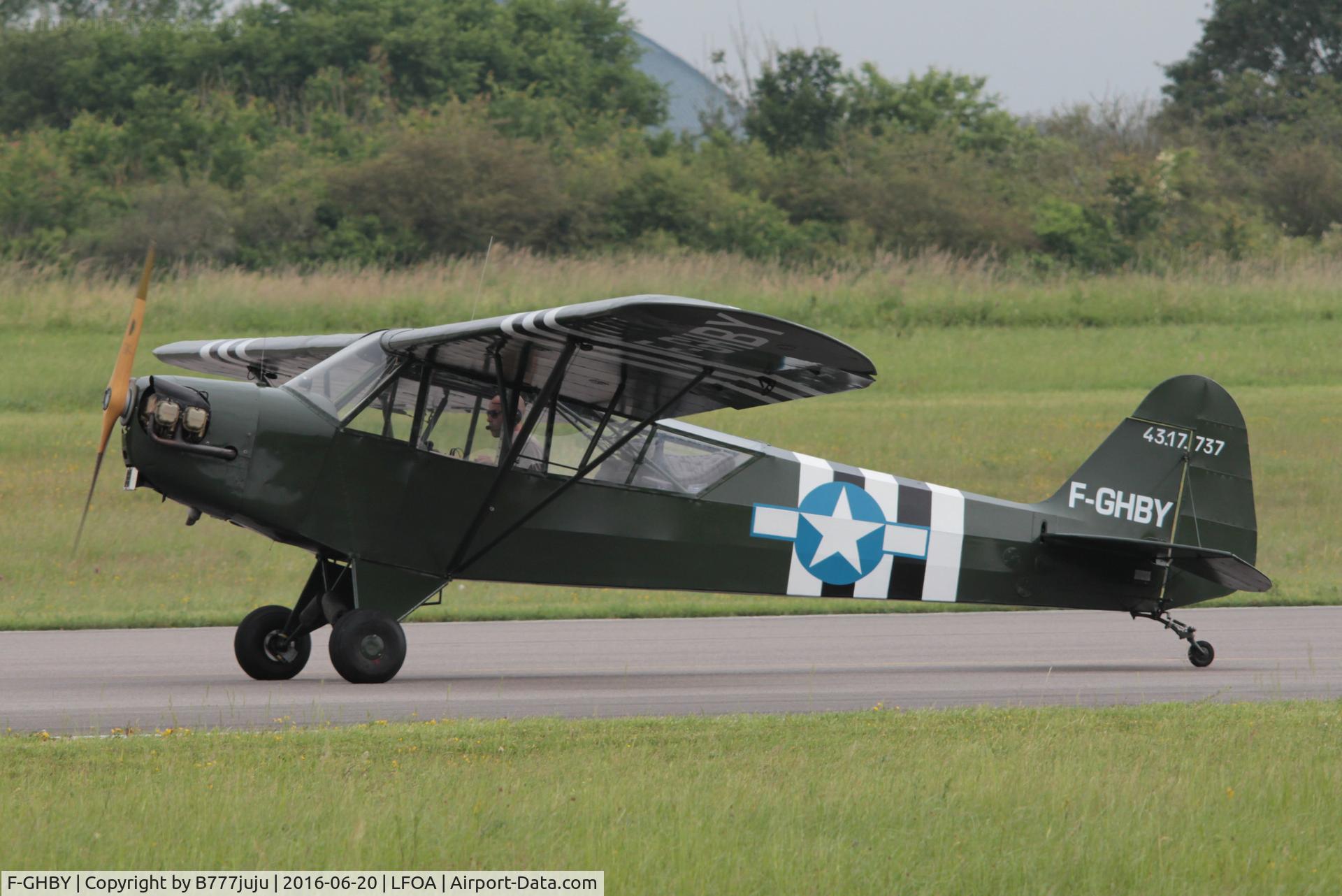 F-GHBY, 1943 Piper L-4A Grasshopper C/N 43-17737, at Avord