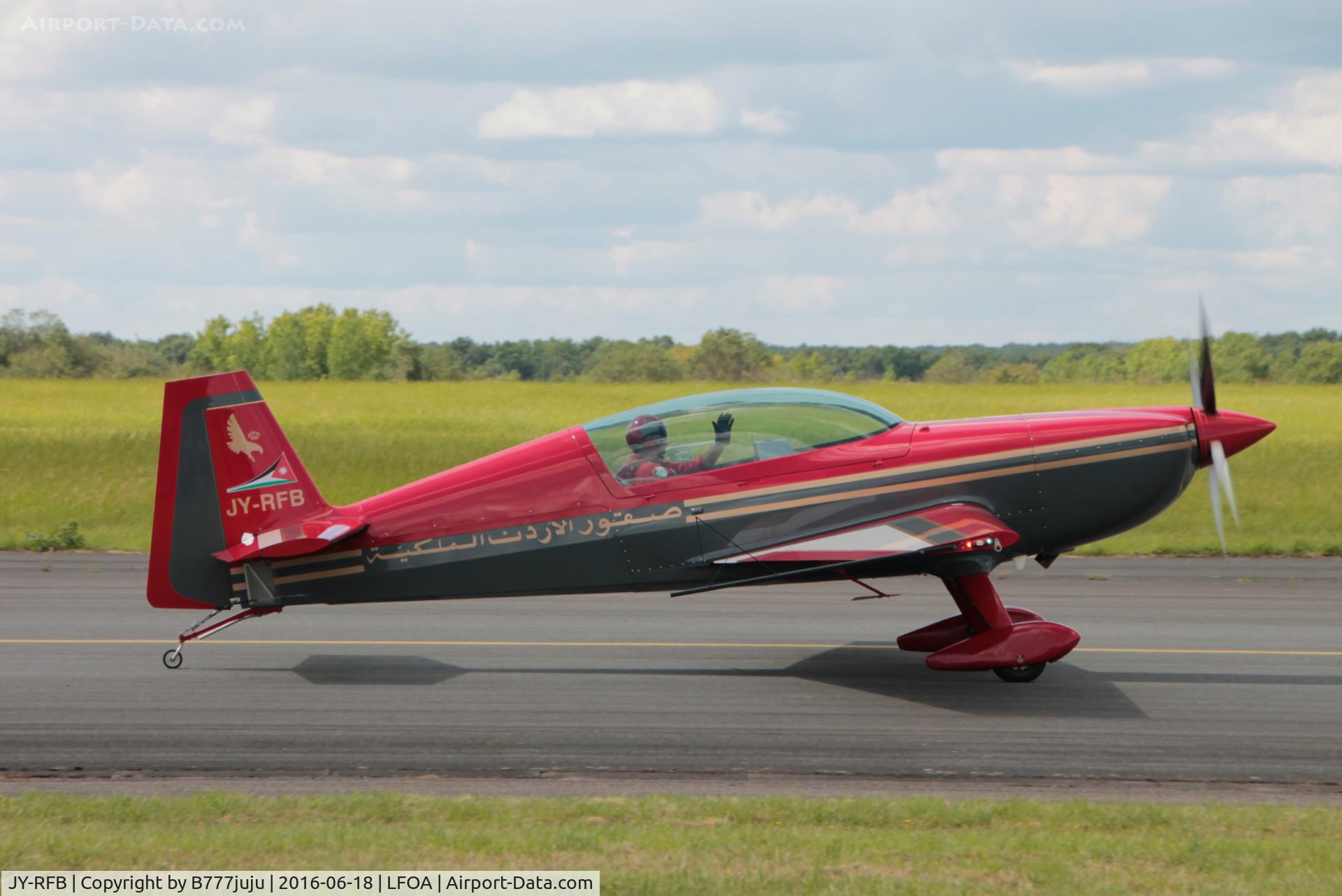 JY-RFB, Extra EA-300 C/N 1240, at Avord
