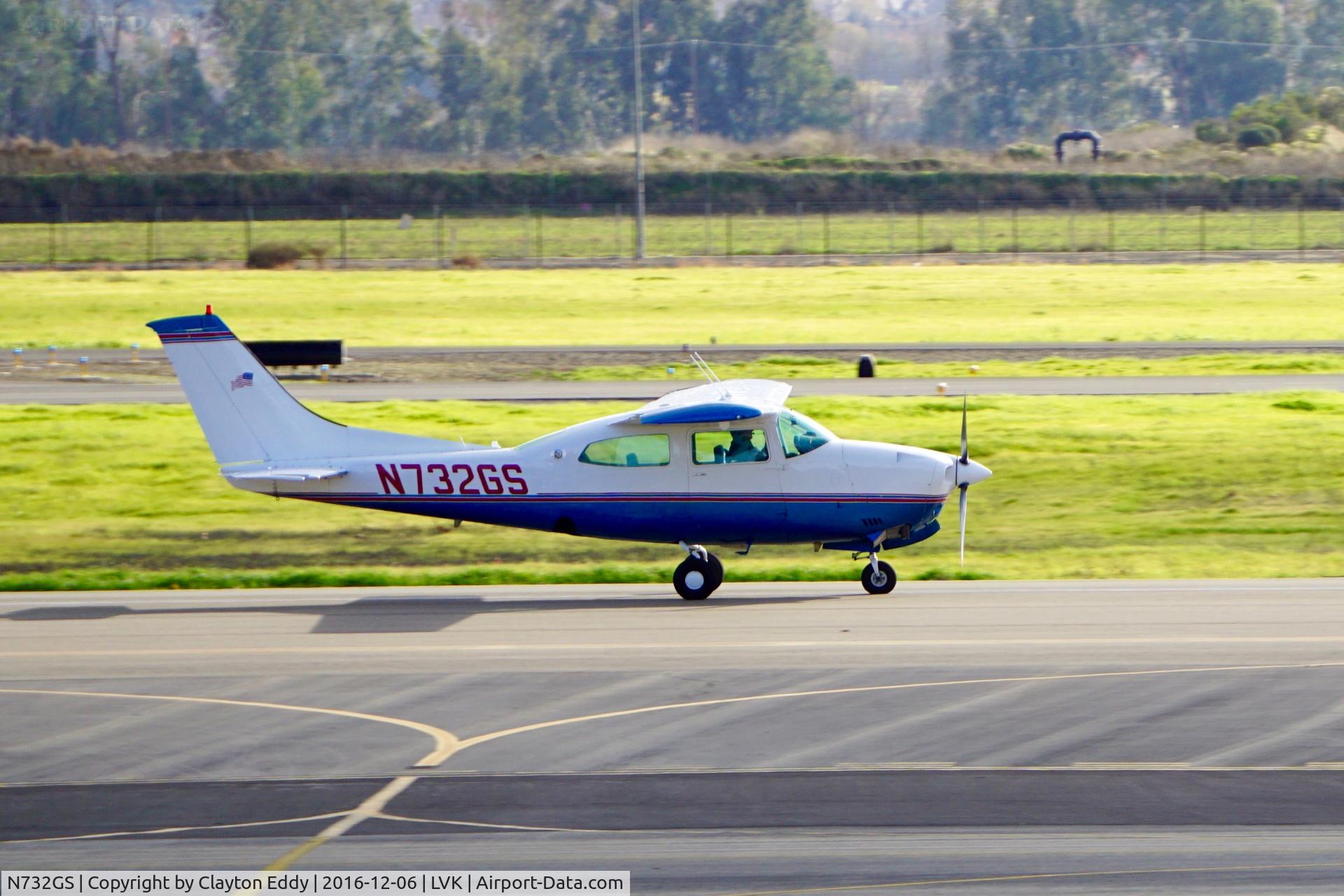 N732GS, 1976 Cessna T210L Turbo Centurion C/N 21061507, Livermore Airport 2016