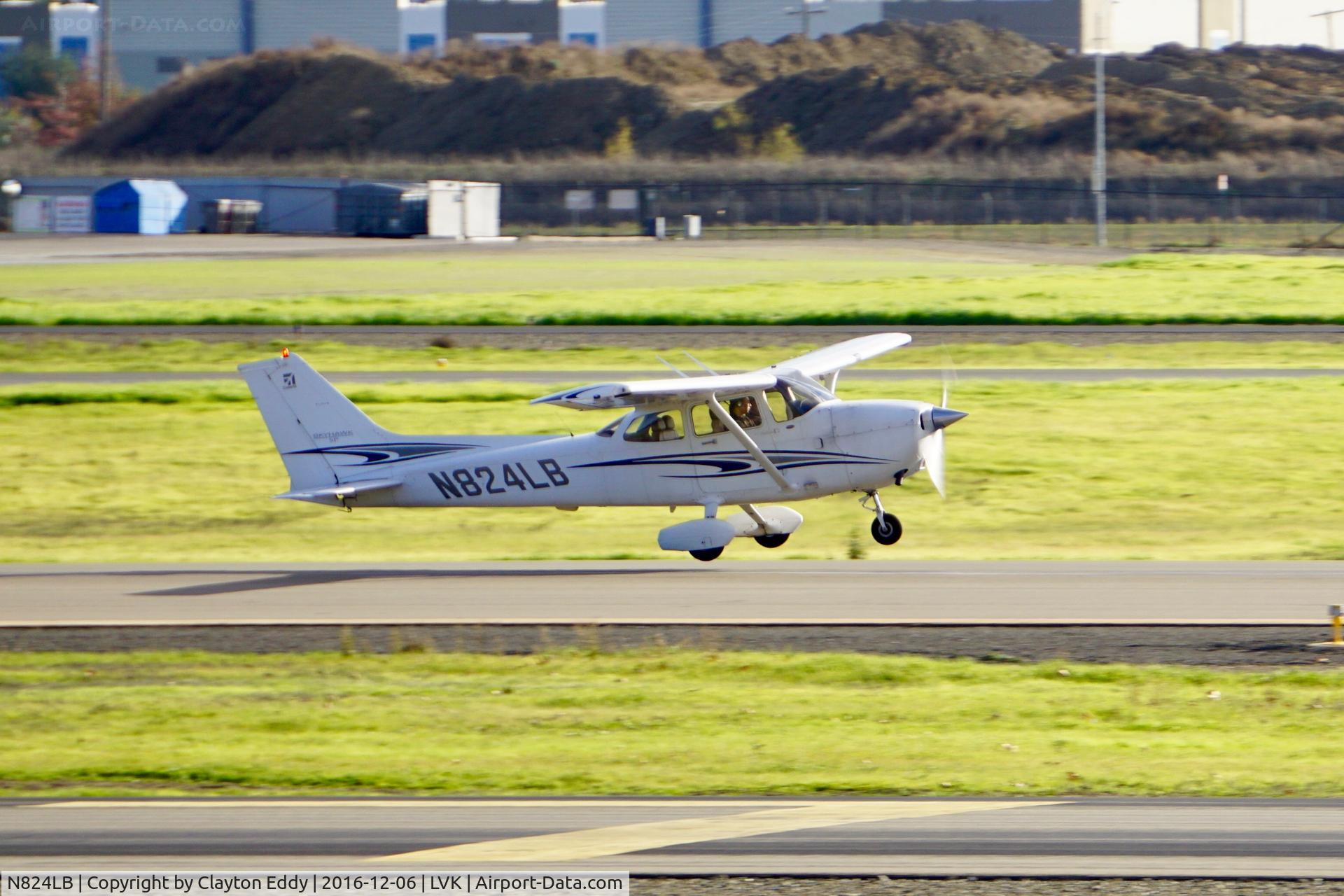 N824LB, 2005 Cessna 172S C/N 172S9824, Livermore Airport 2016