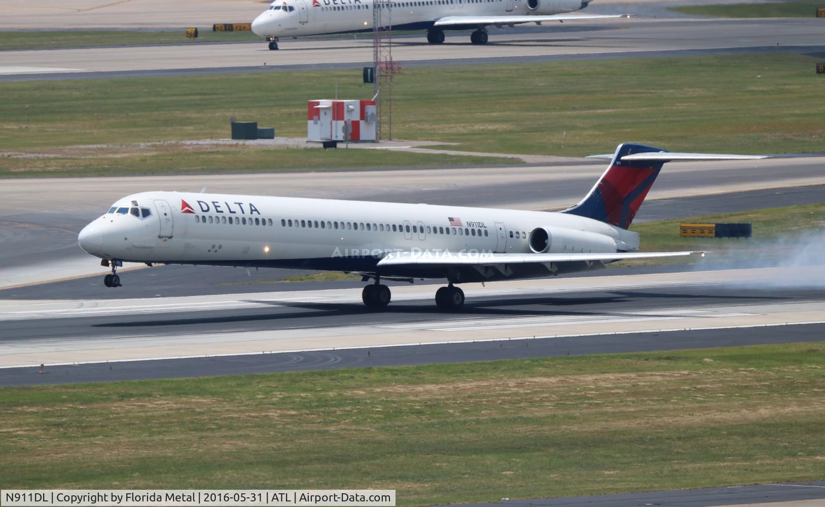 N911DL, 1987 McDonnell Douglas MD-88 C/N 49542, Delta