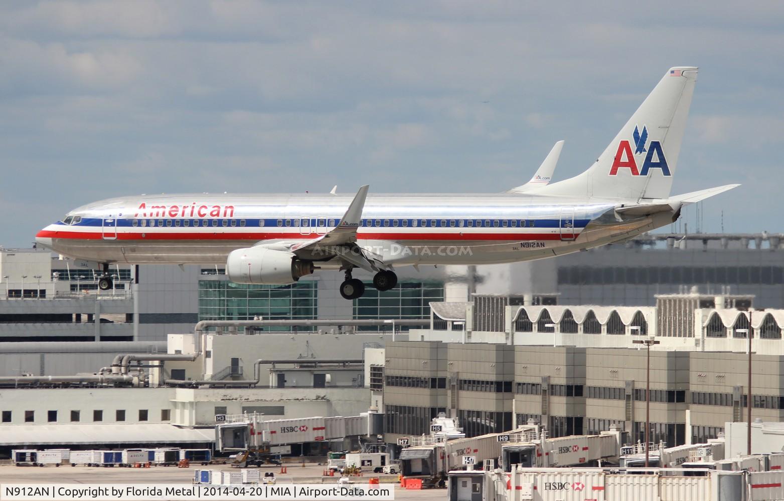 N912AN, 1999 Boeing 737-823 C/N 29513, American