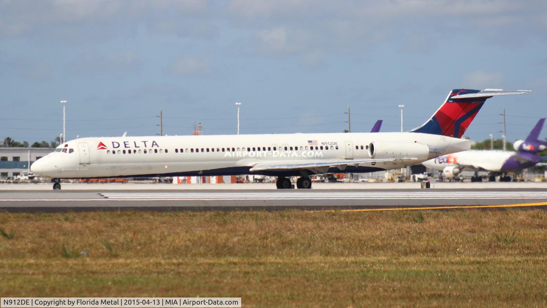N912DE, 1992 McDonnell Douglas MD-88 C/N 49997, Delta