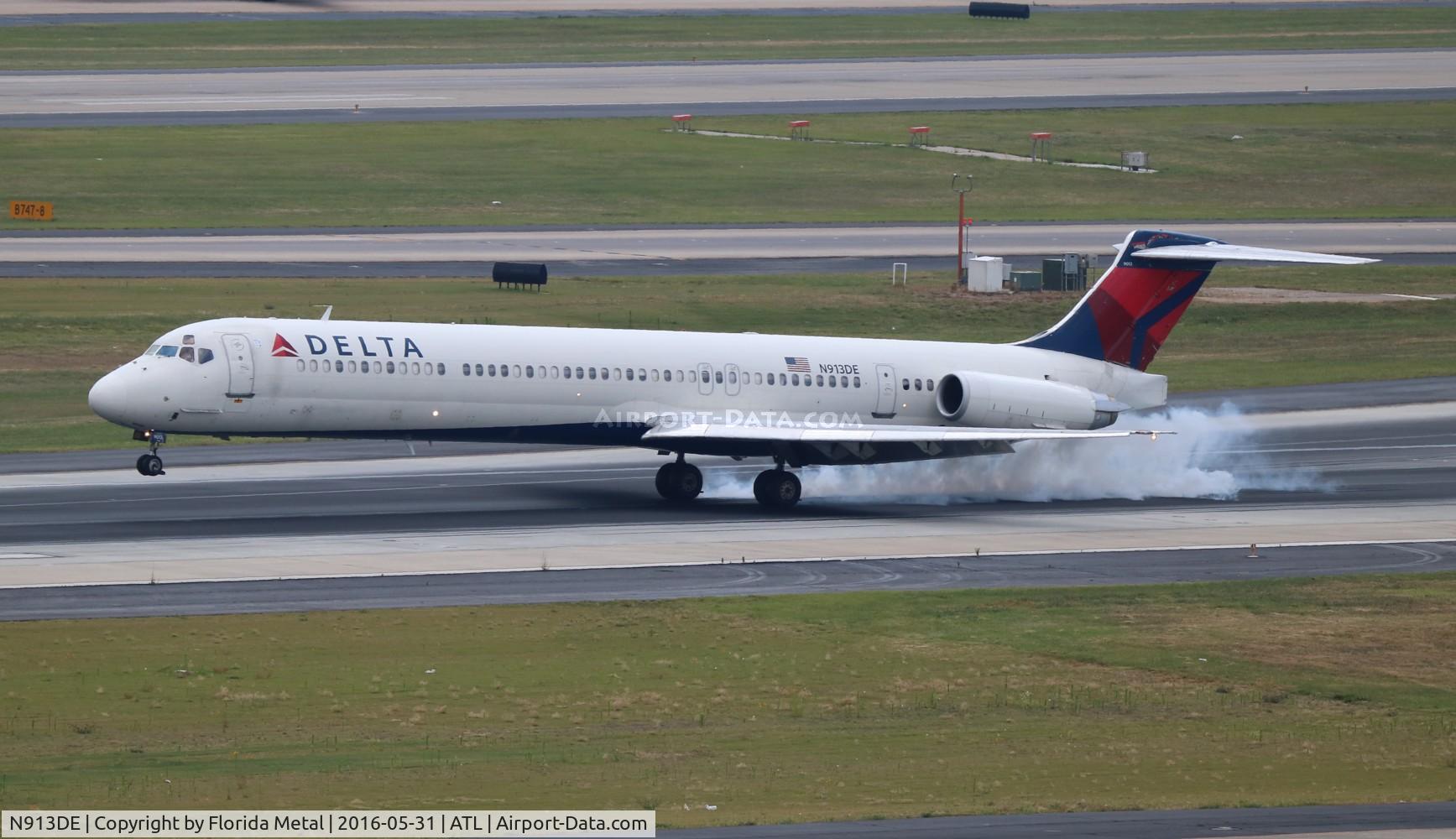 N913DE, 1993 McDonnell Douglas MD-88 C/N 49956, Delta