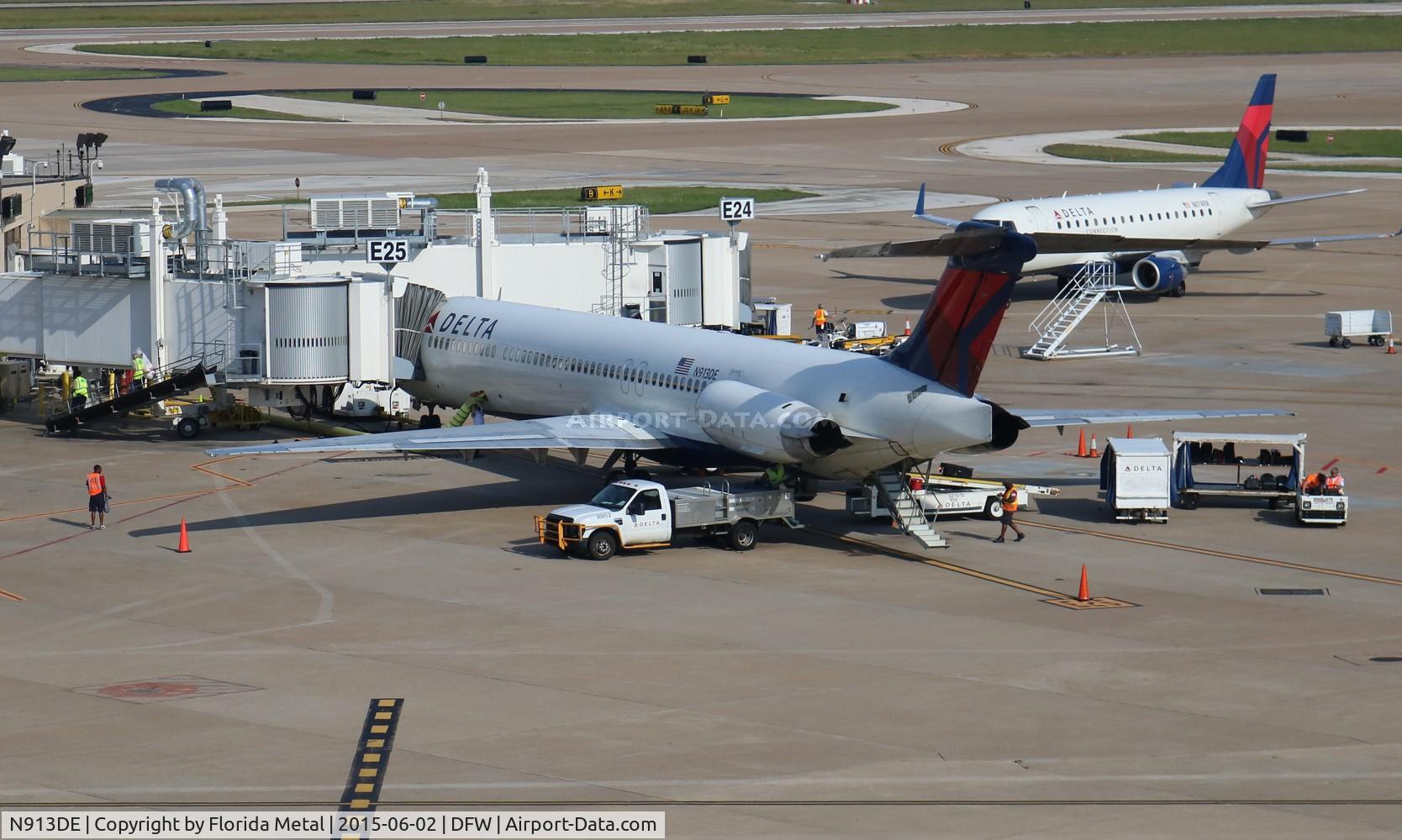 N913DE, 1993 McDonnell Douglas MD-88 C/N 49956, Delta