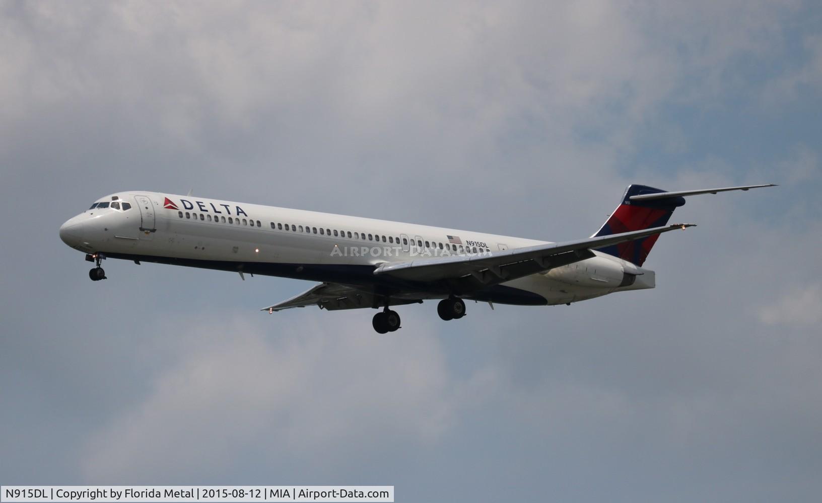 N915DL, 1988 McDonnell Douglas MD-88 C/N 49546, Delta