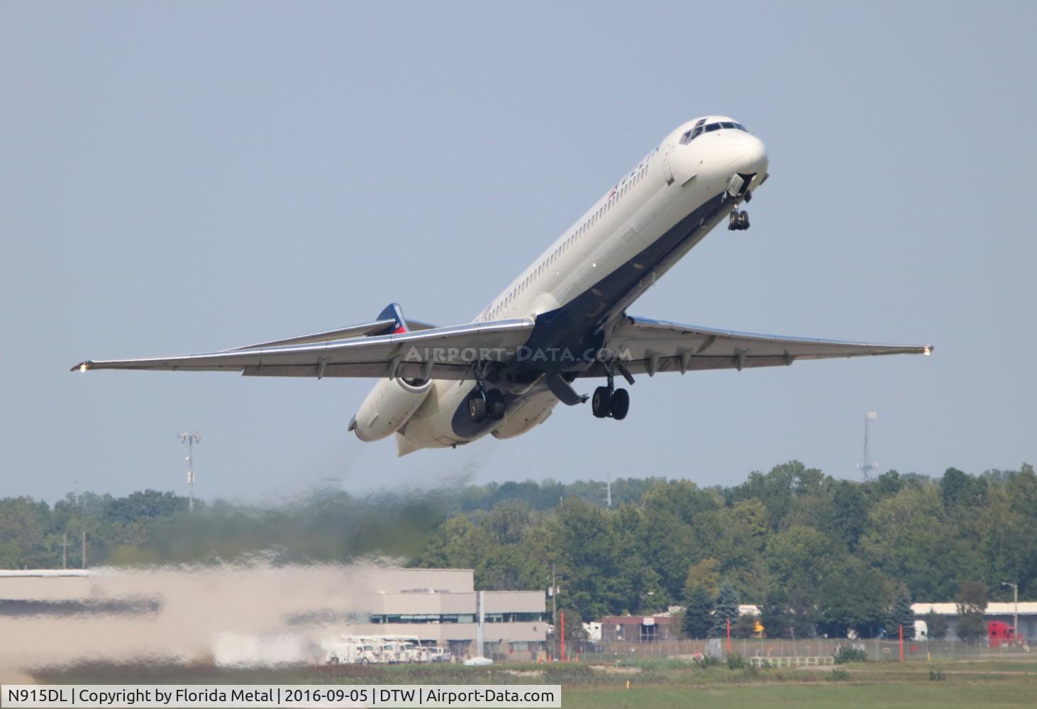 N915DL, 1988 McDonnell Douglas MD-88 C/N 49546, Delta