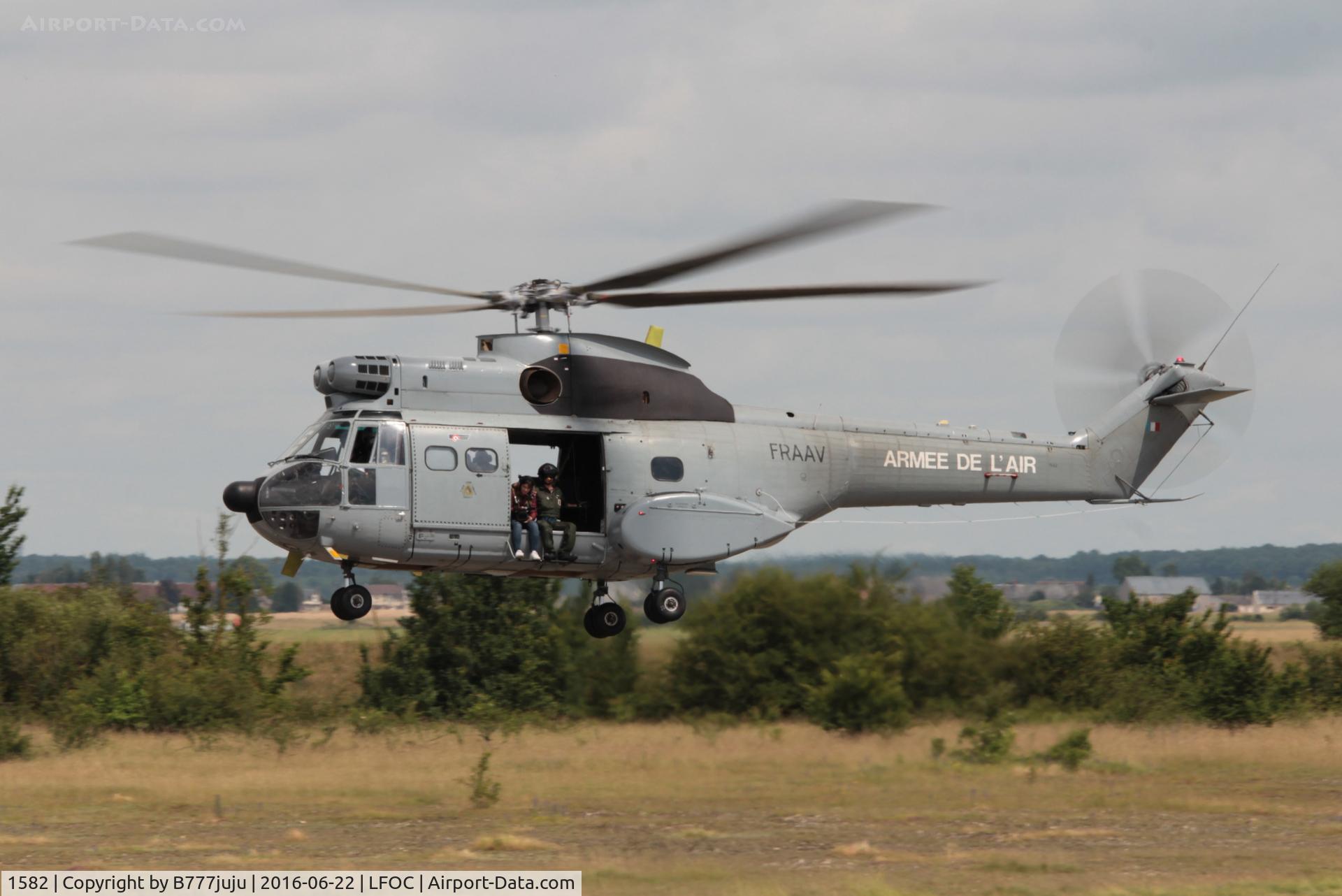1582, Aerospatiale SA-330B Puma C/N 1582, at Chateaudun