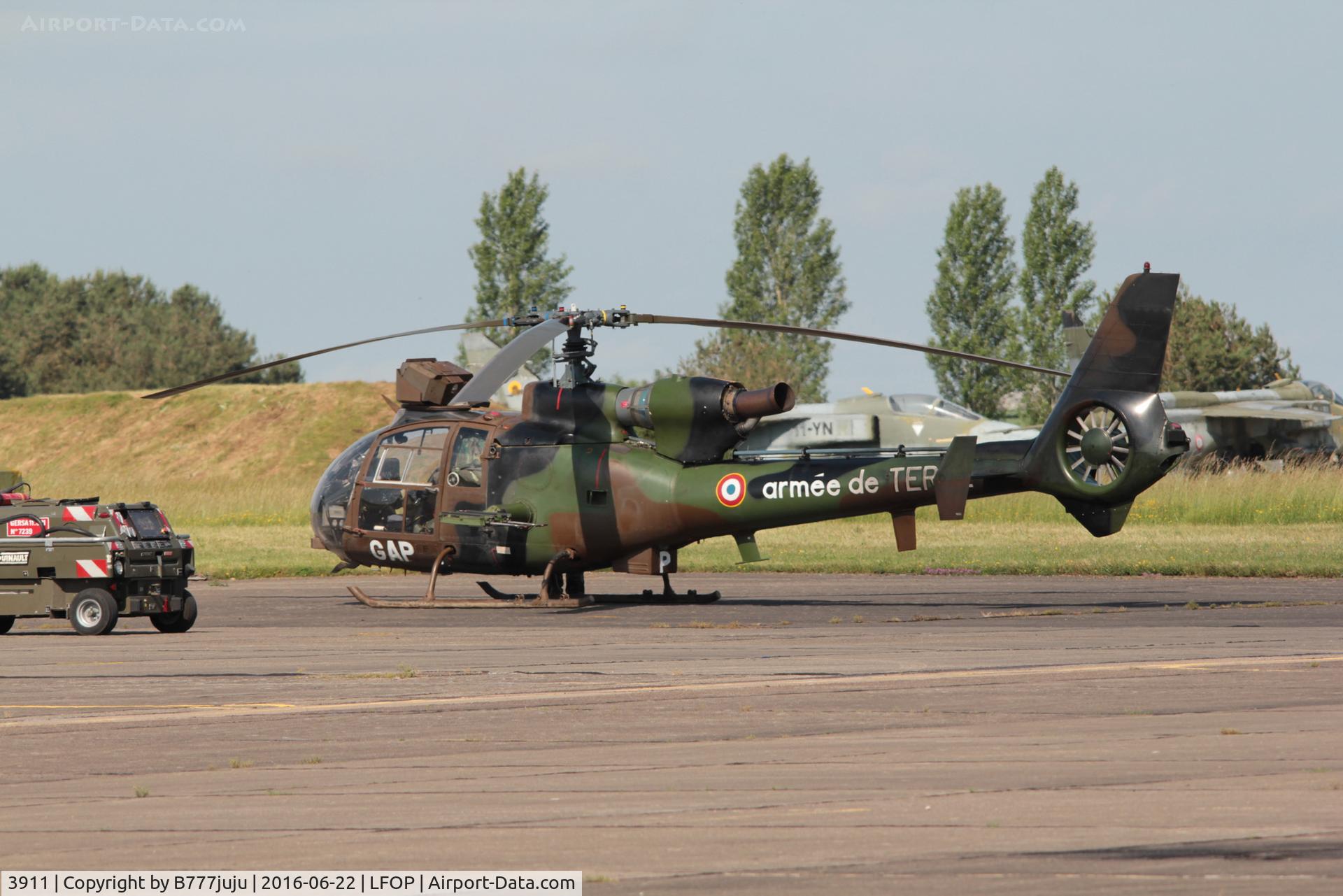 3911, Aérospatiale SA-342M Gazelle C/N 1911, at Chateaudun