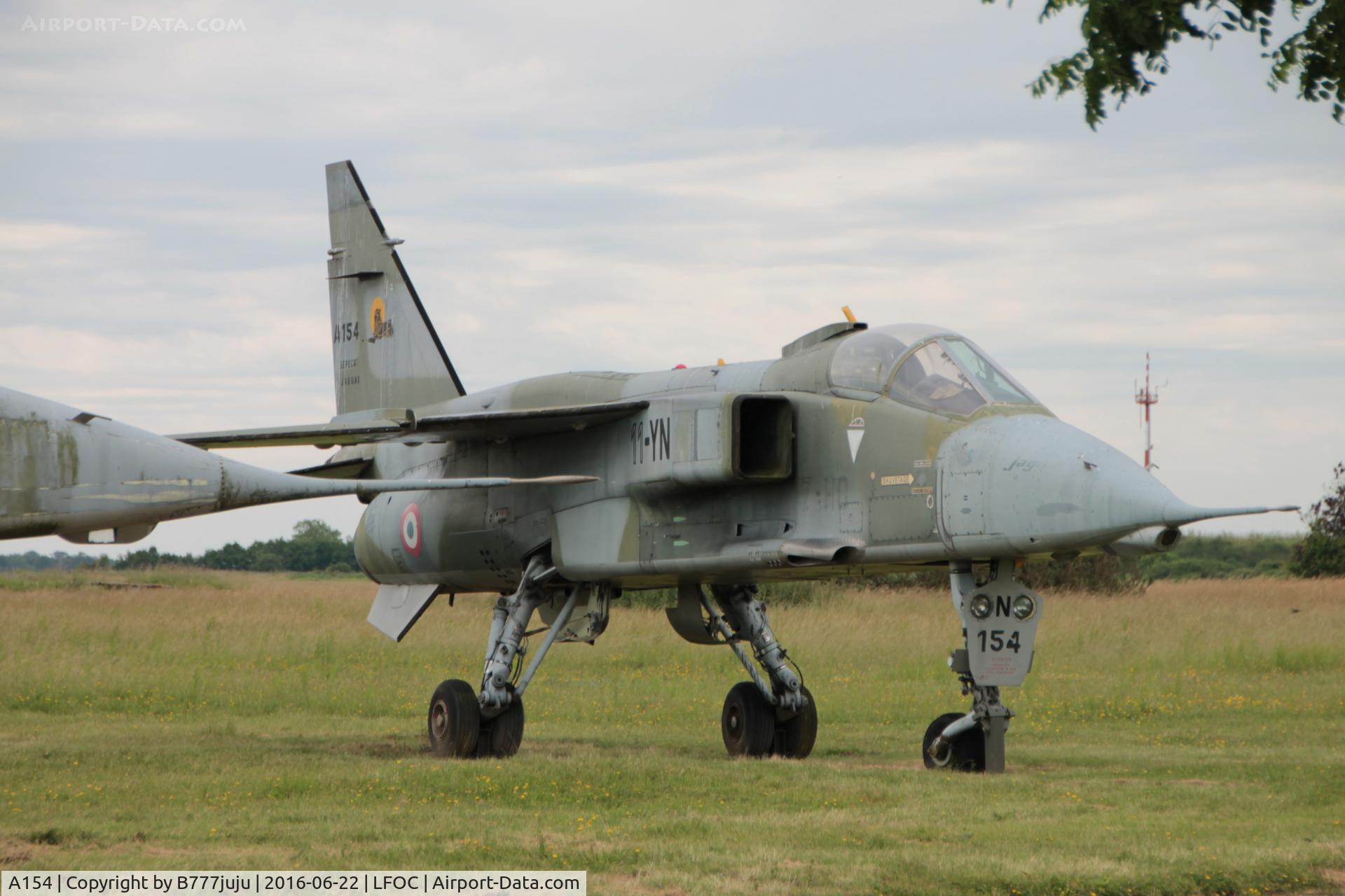 A154, Sepecat Jaguar A C/N A154, at Chateaudun