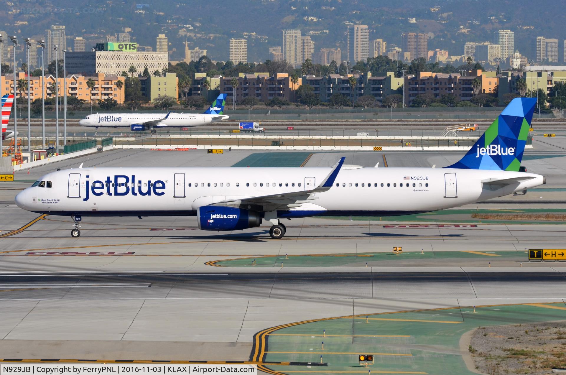 N929JB, 2014 Airbus A321-231 C/N 6031, Jetblue A321 rolling down the runway
