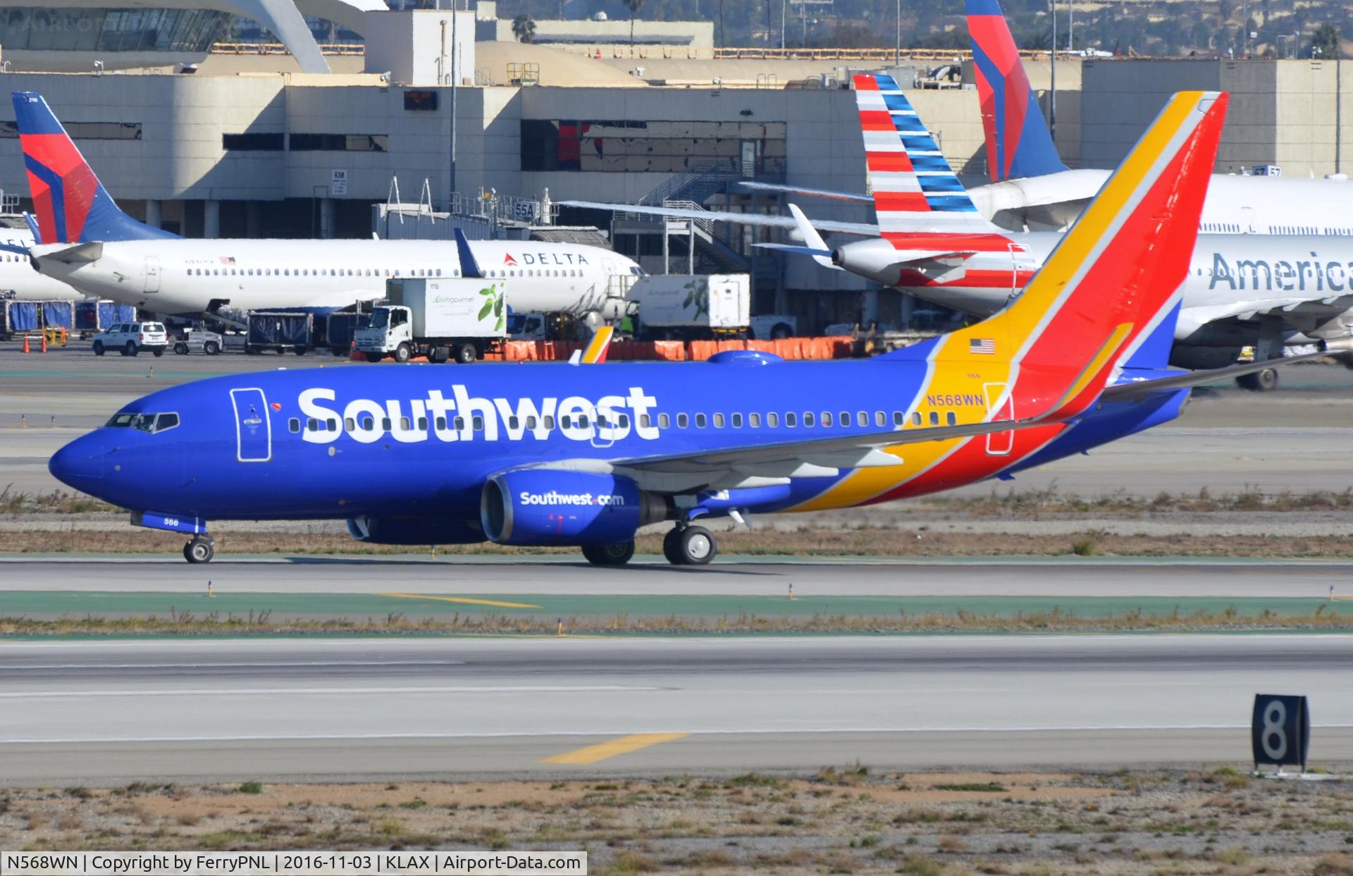 N568WN, 2001 Boeing 737-76N C/N 32583, Southwest B737