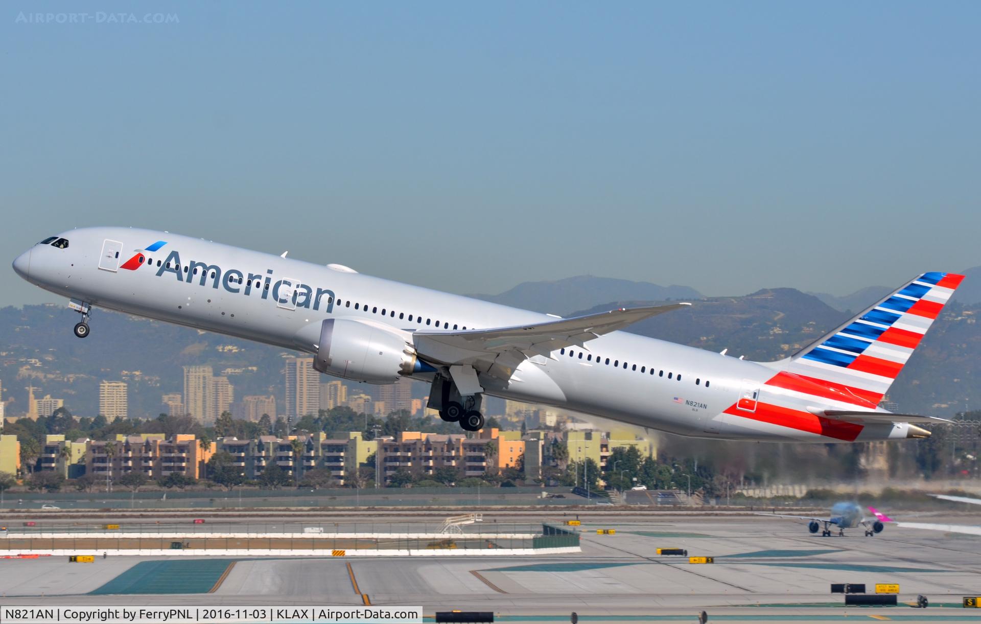 N821AN, 2016 Boeing 787-9 Dreamliner Dreamliner C/N 40640, American B789 lifting-off from LAX.