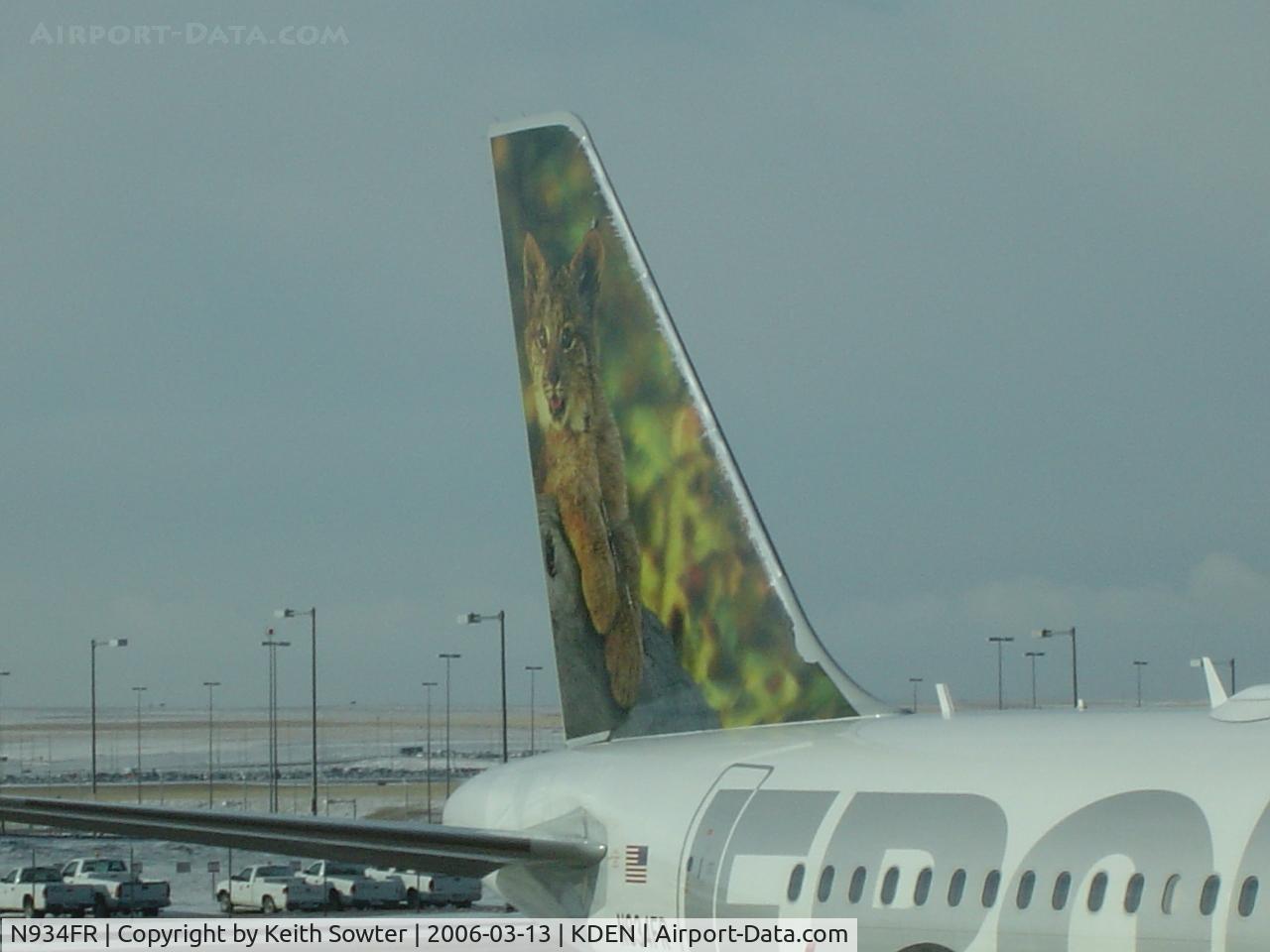 N934FR, 2004 Airbus A319-111 C/N 2287, Parked on stand at Denver