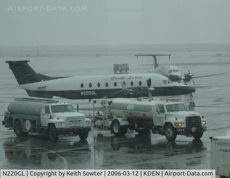 N220GL, 1996 Beech 1900D C/N UE-220, Parked on stand at Denver