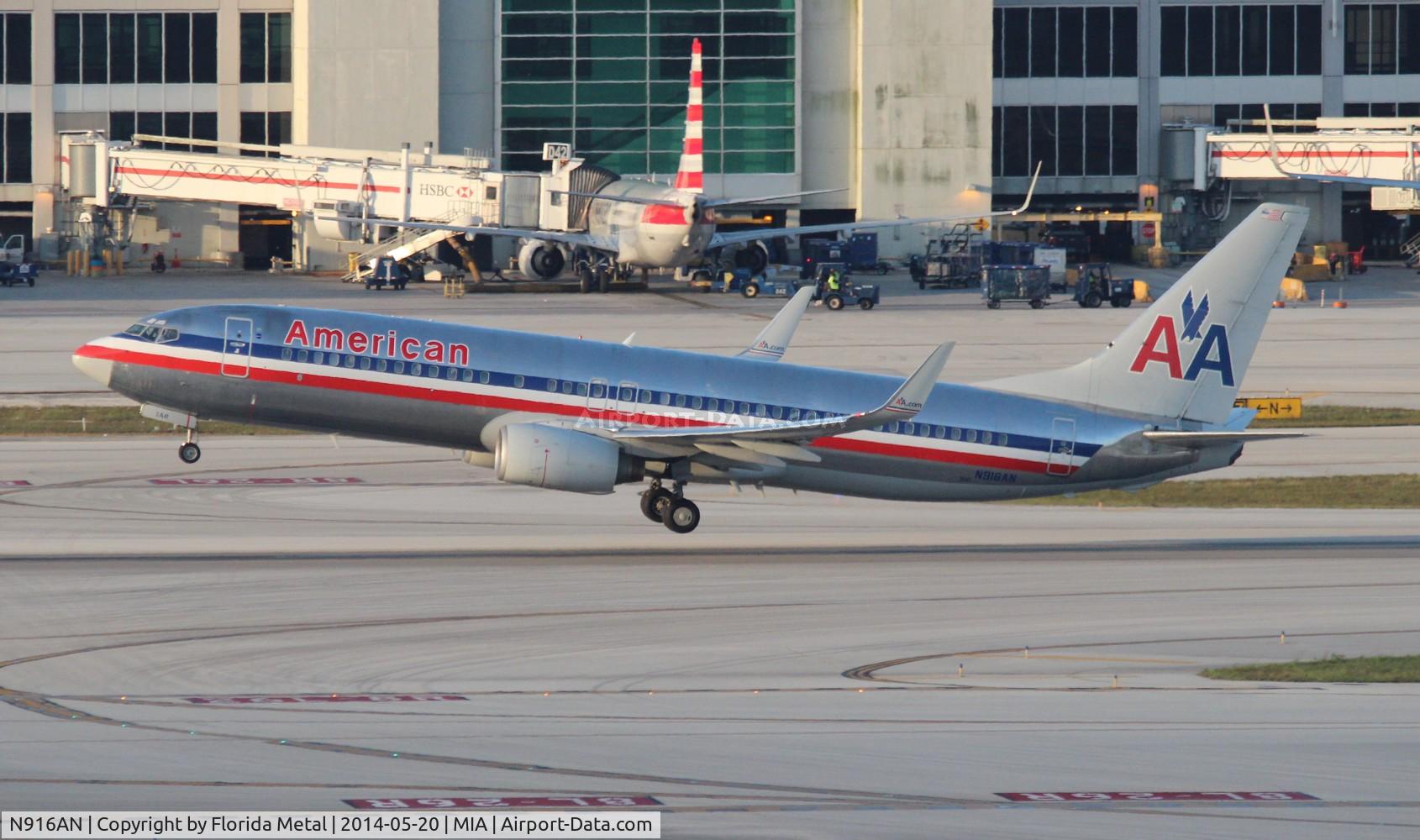 N916AN, 1999 Boeing 737-823 C/N 29517, American