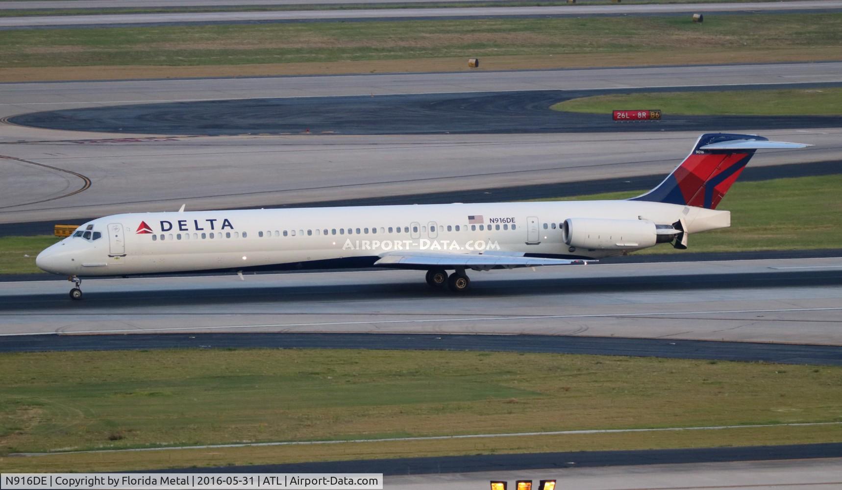 N916DE, 1993 McDonnell Douglas MD-88 C/N 53421, Delta