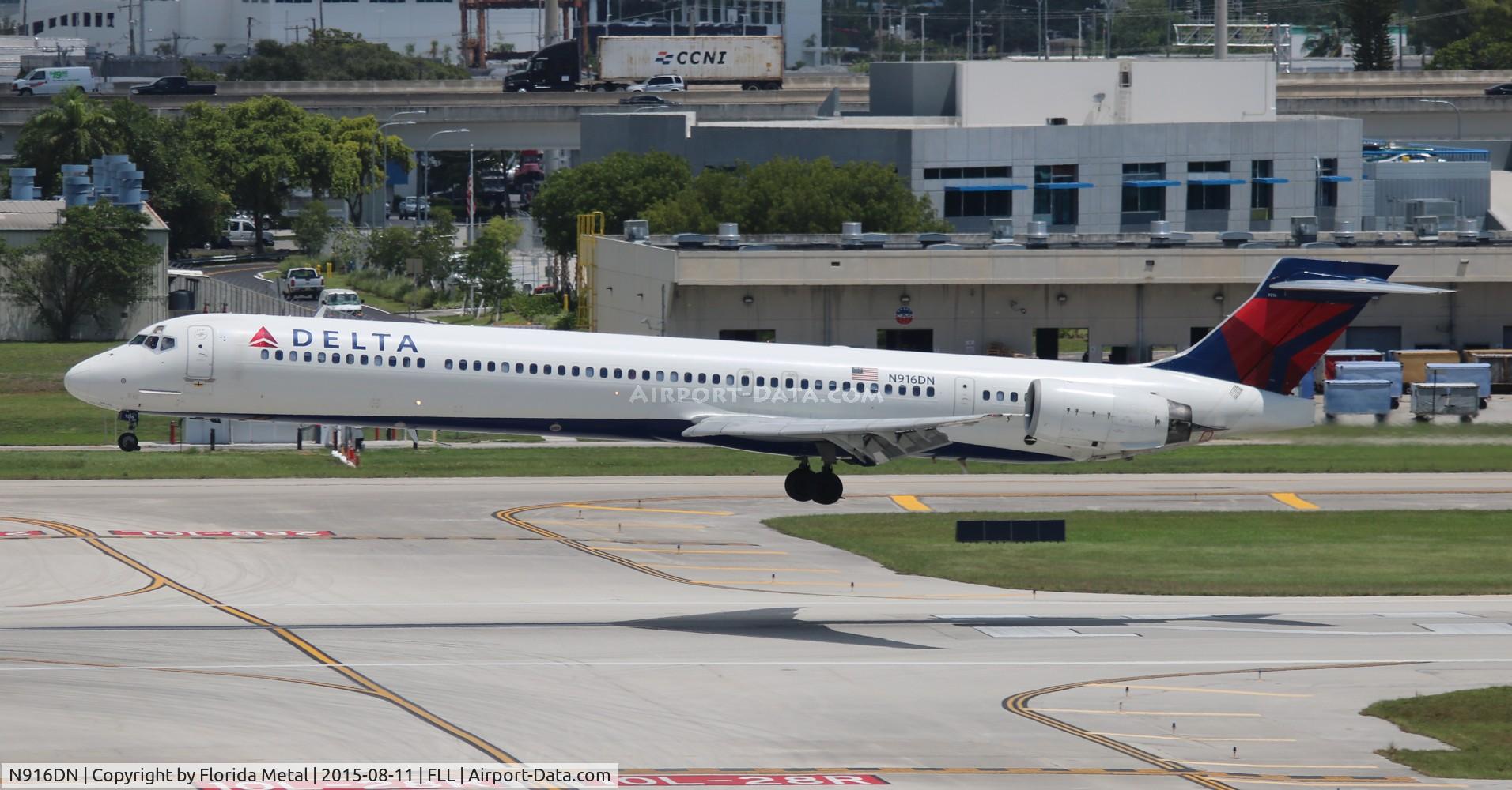 N916DN, 1996 McDonnell Douglas MD-90-30 C/N 53396, Delta