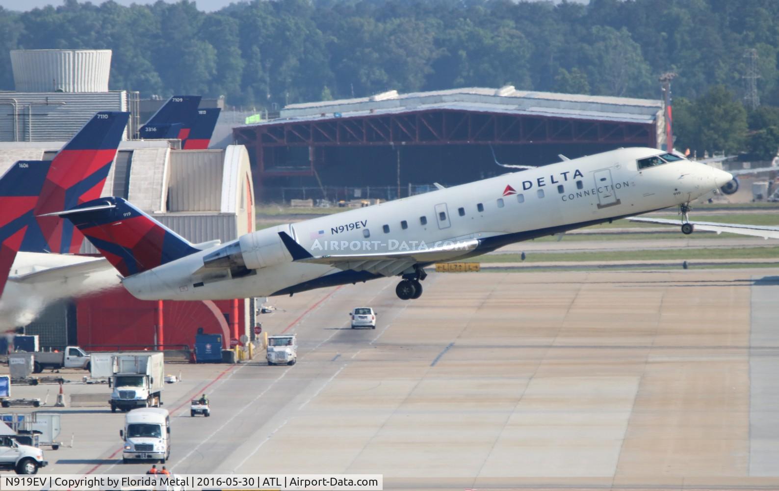 N919EV, 2003 Bombardier CRJ-200ER (CL-600-2B19) C/N 7780, Delta Connection