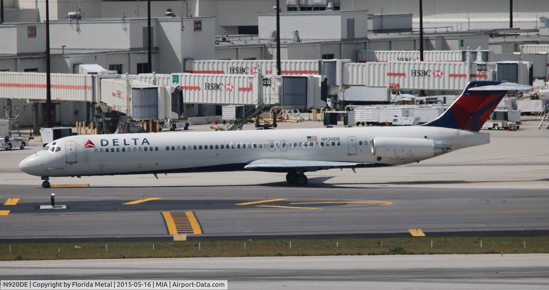 N920DE, 1993 McDonnell Douglas MD-88 C/N 53423, Delta