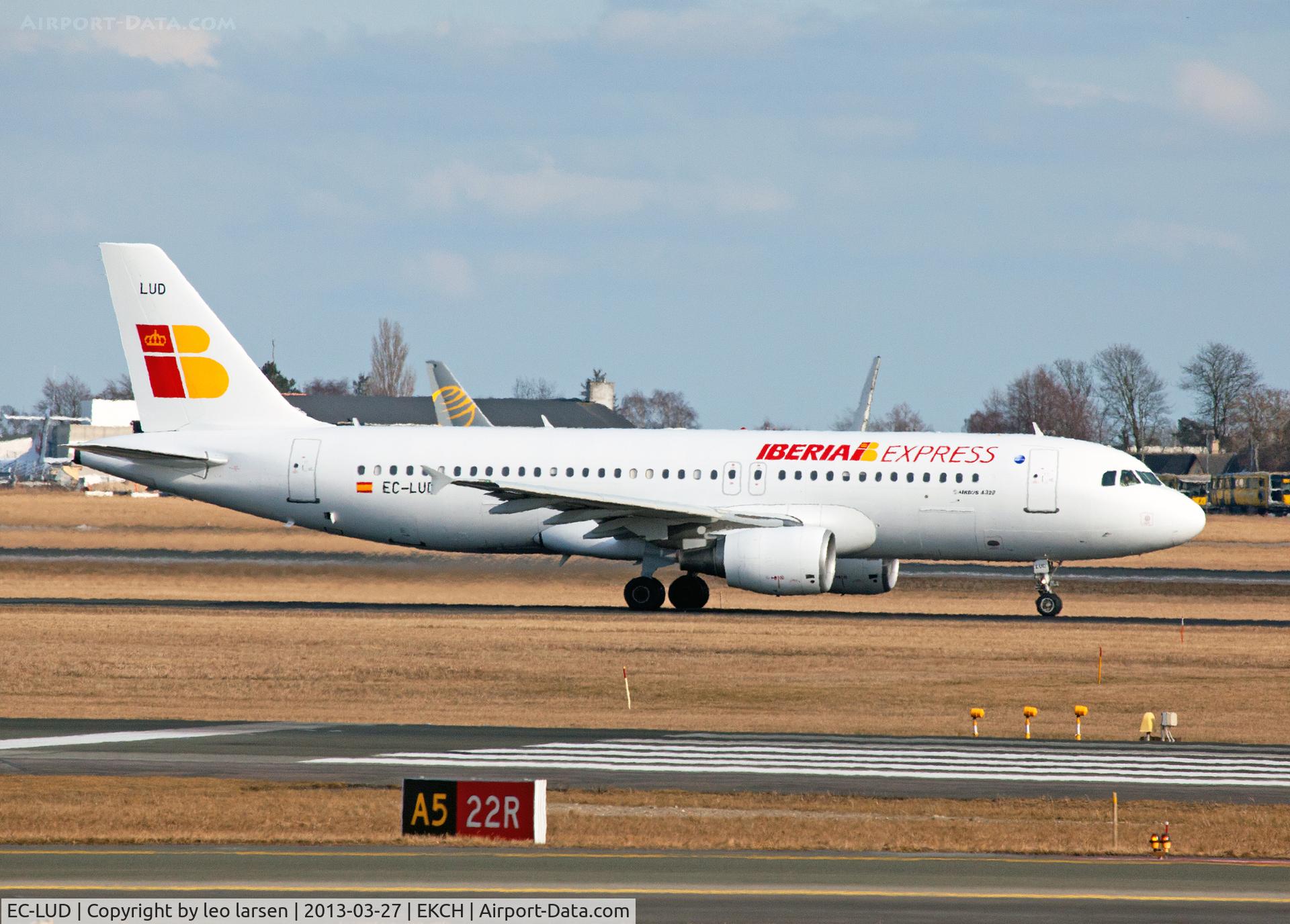EC-LUD, 1999 Airbus A320-214 C/N 1067, Copenhagen 27.3.13