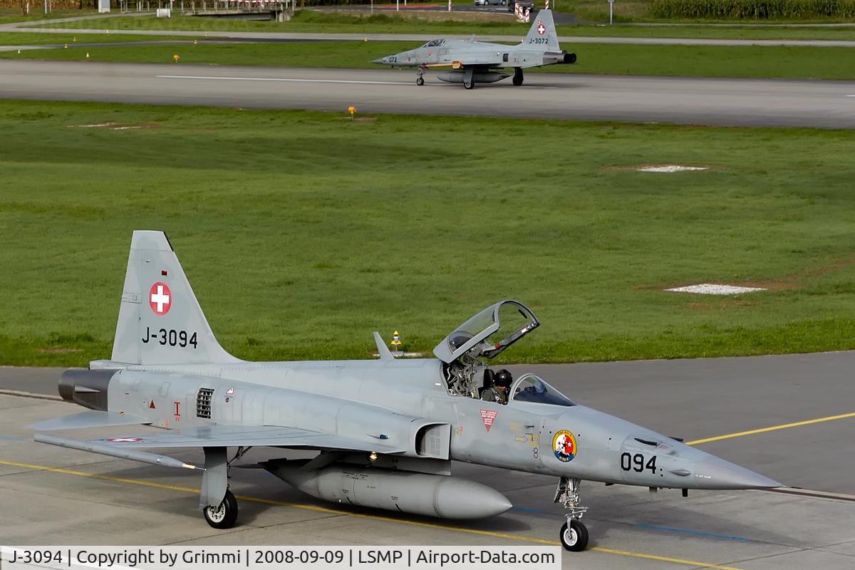 J-3094, Northrop F-5E Tiger II C/N L.1094, Tigerday in Payerne - J-3072 ready to catch the next taxiway