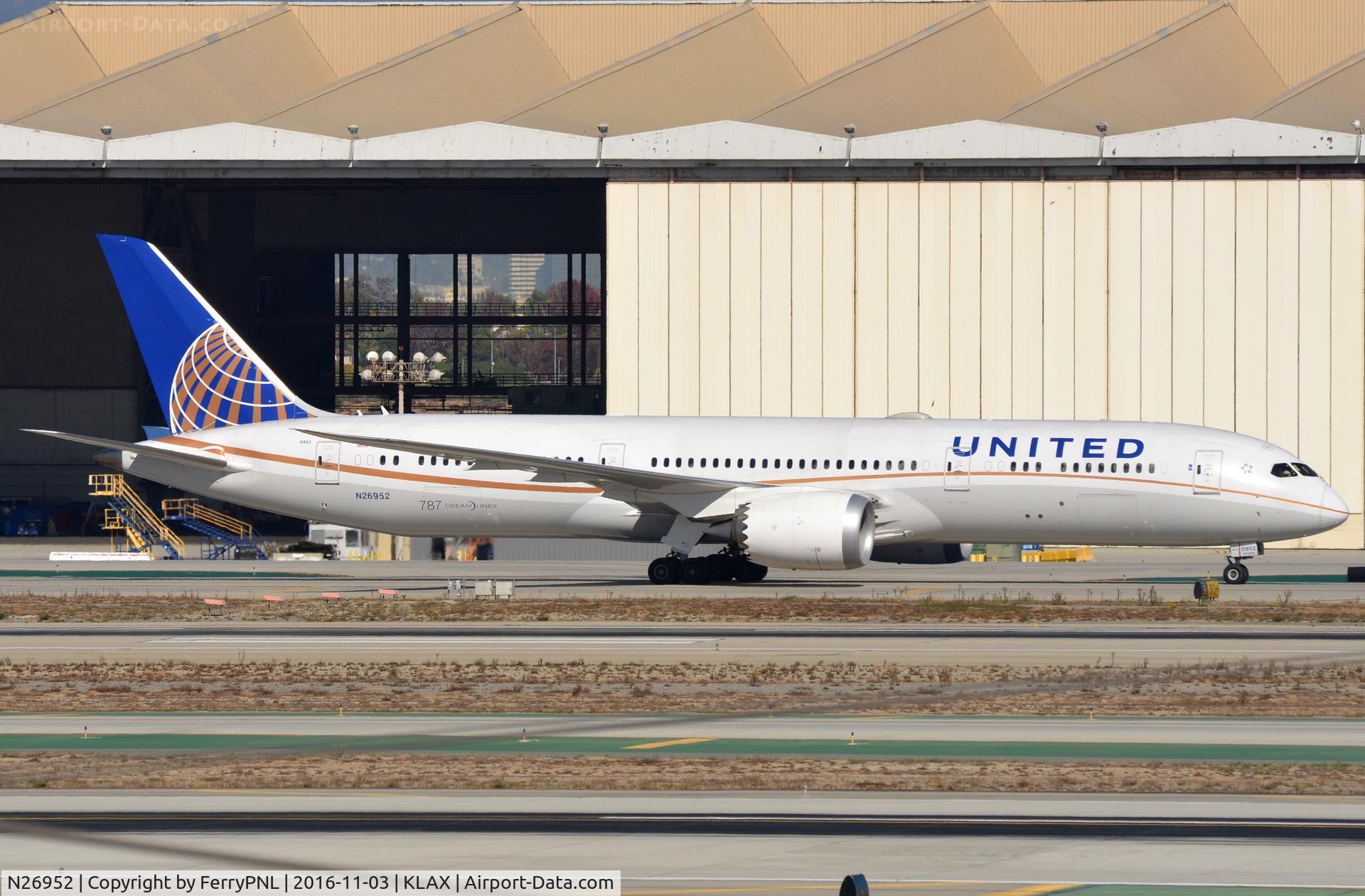 N26952, 2014 Boeing 787-9 Dreamliner C/N 36403, United B789