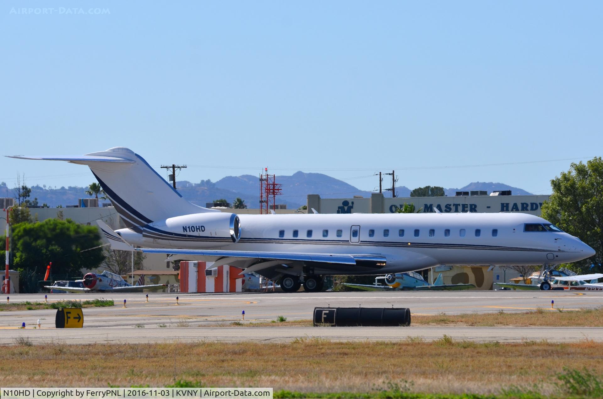 N10HD, 2015 Bombardier BD-700-1A10 Global 6000 C/N 9682, Tornante Company Glex arriving in VNY
