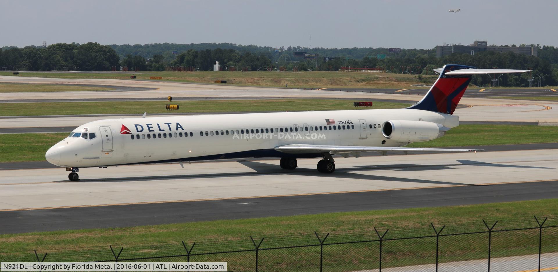 N921DL, 1988 McDonnell Douglas MD-88 C/N 49645, Delta