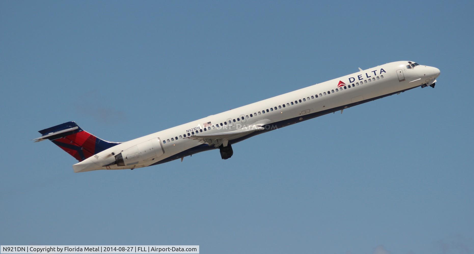 N921DN, 1997 McDonnell Douglas MD-90-30 C/N 53583, Delta