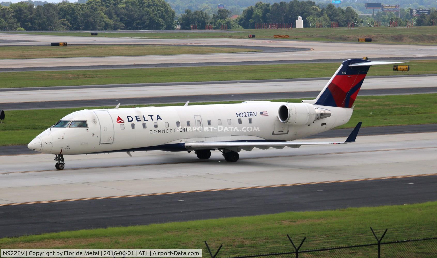 N922EV, 2003 Bombardier CRJ-200ER (CL-600-2B19) C/N 7822, Delta Connection