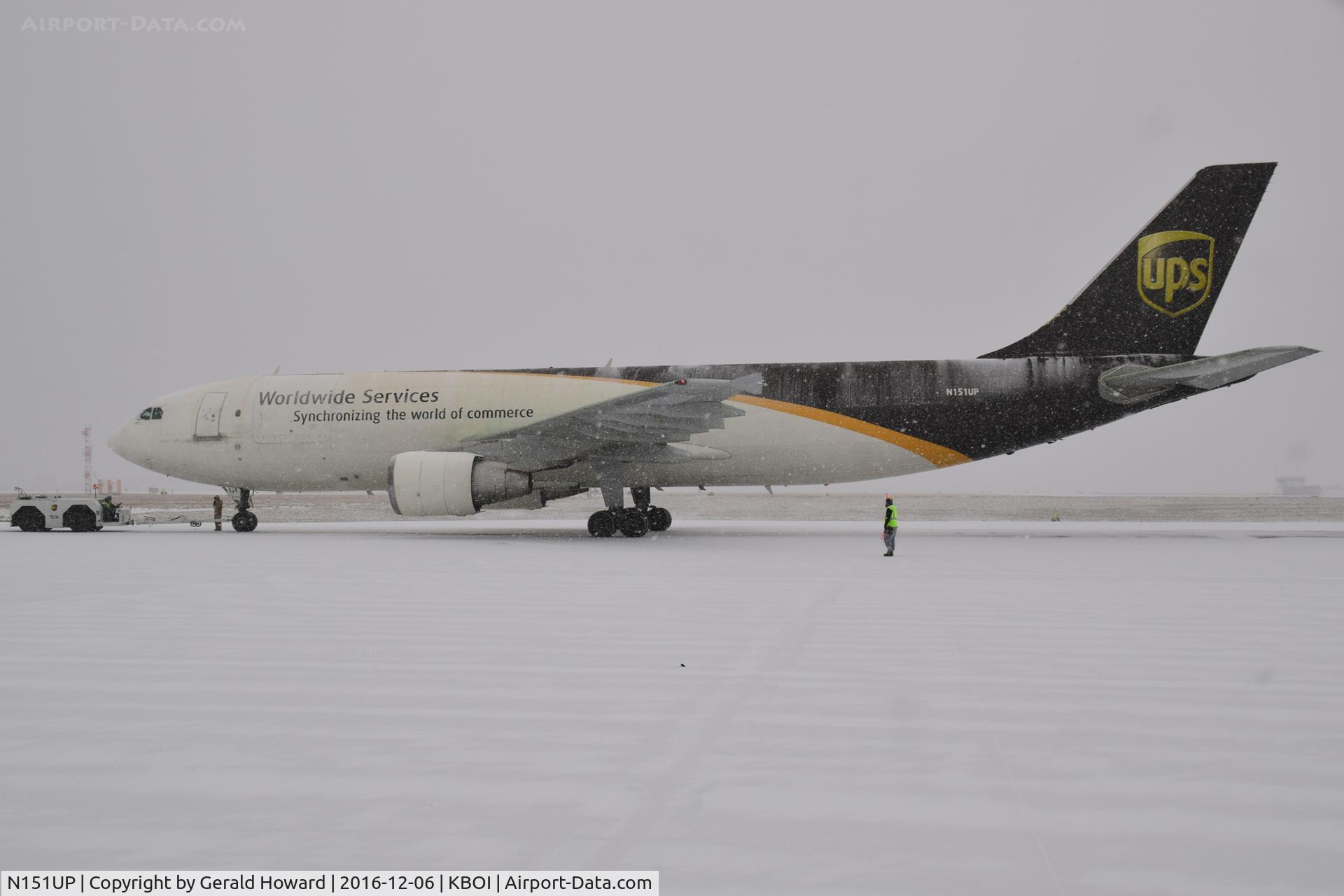 N151UP, 2003 Airbus A300F4-622R C/N 834, Push back on the UPS ramp.