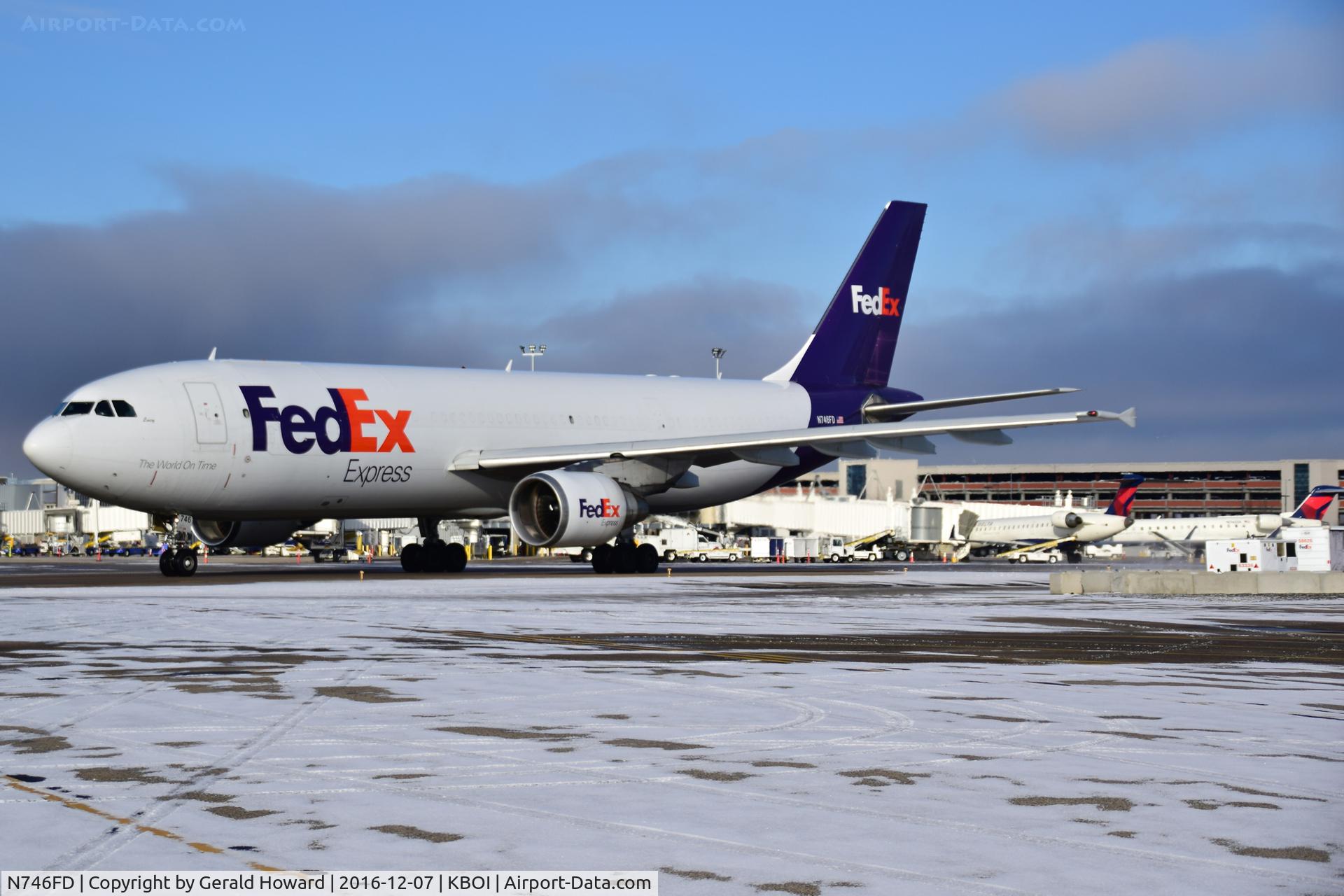N746FD, 1993 Airbus A300B4-622R C/N 688, N746FD taxing out from the FedEx ramp.