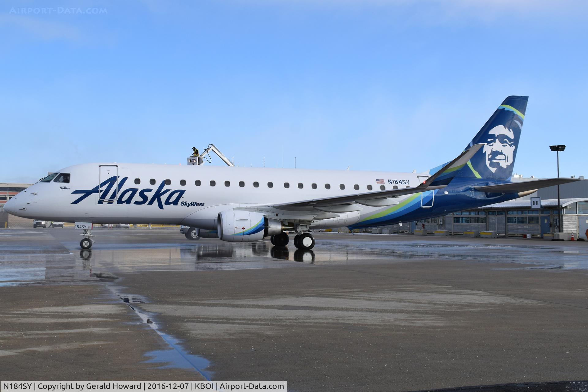N184SY, 2016 Embraer 175LR (ERJ-170-200LR) C/N 17000590, N184SY taxing off Alaska ramp.