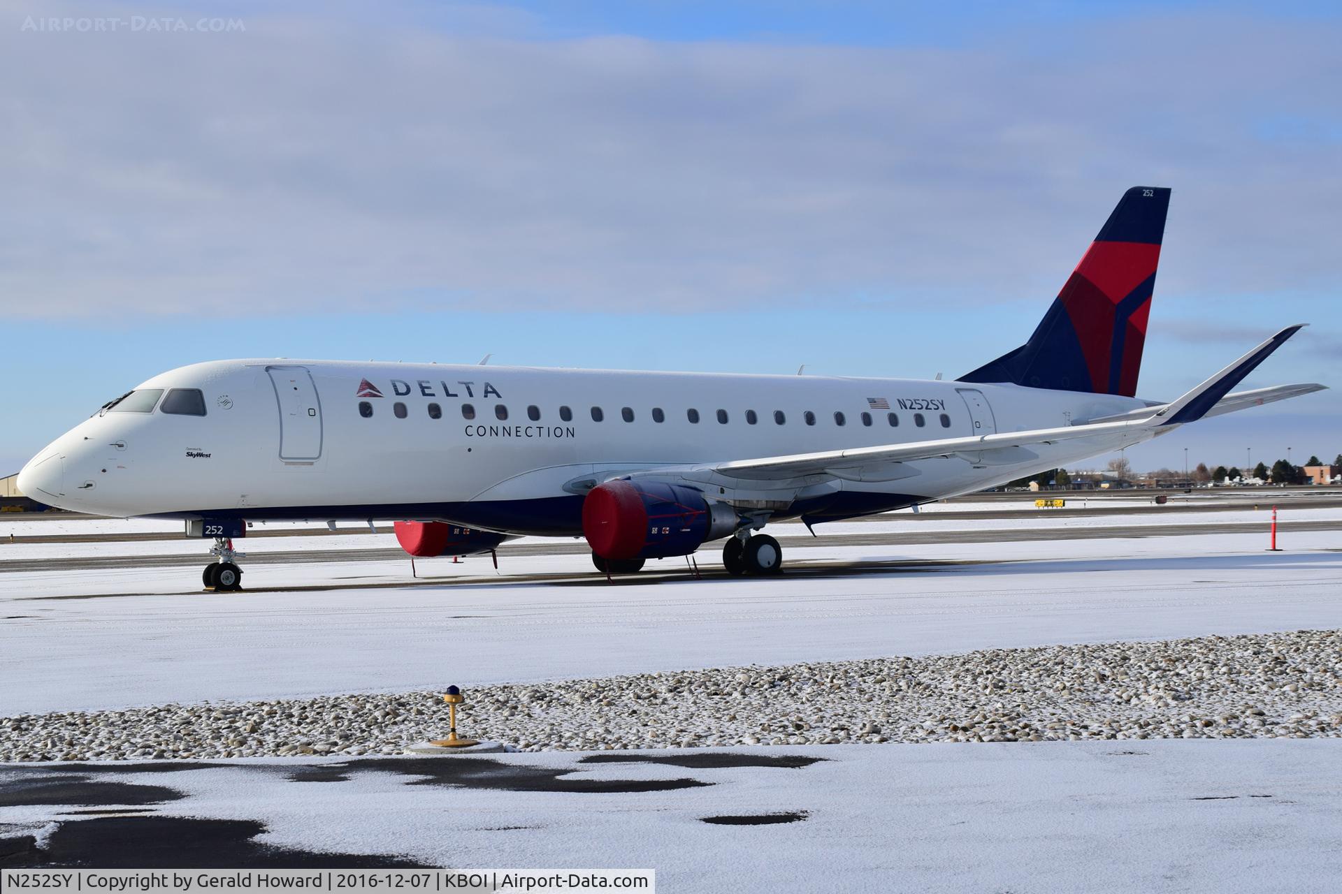 N252SY, 2016 Embraer 175LR (ERJ-170-200LR) C/N 17000612, Parked on remote spot5 awaiting a replacement part.