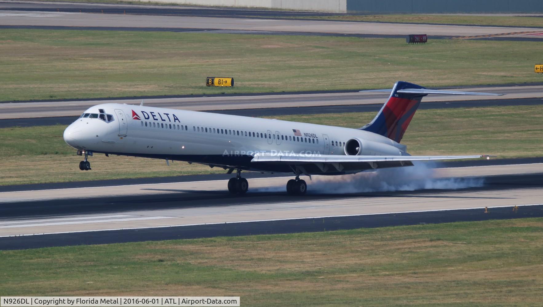 N926DL, 1988 McDonnell Douglas MD-88 C/N 49713, Delta