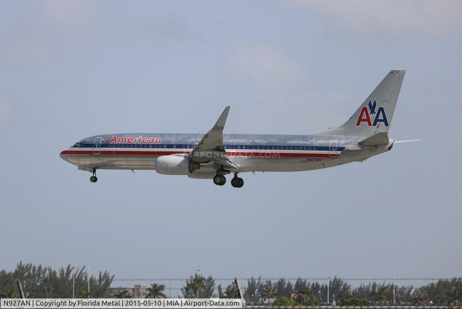 N927AN, 2000 Boeing 737-823 C/N 30077, American