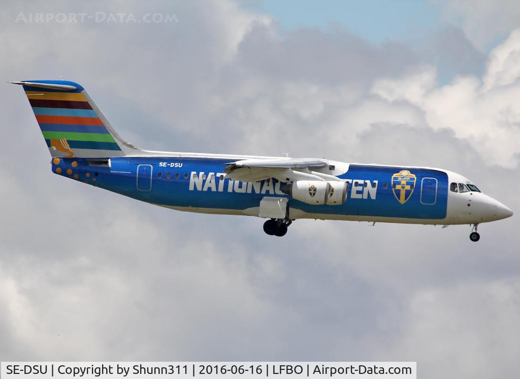 SE-DSU, 1994 British Aerospace Avro 146-RJ100 C/N E3248, Landing rwy 32L in special Euro 2016 c/s with swedish soccer team on board...
