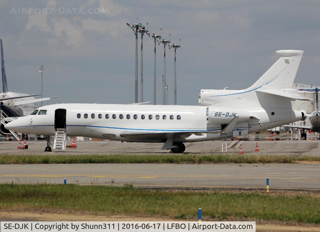 SE-DJK, 2009 Dassault Falcon 7X C/N 59, Parked at the General Aviation area...
