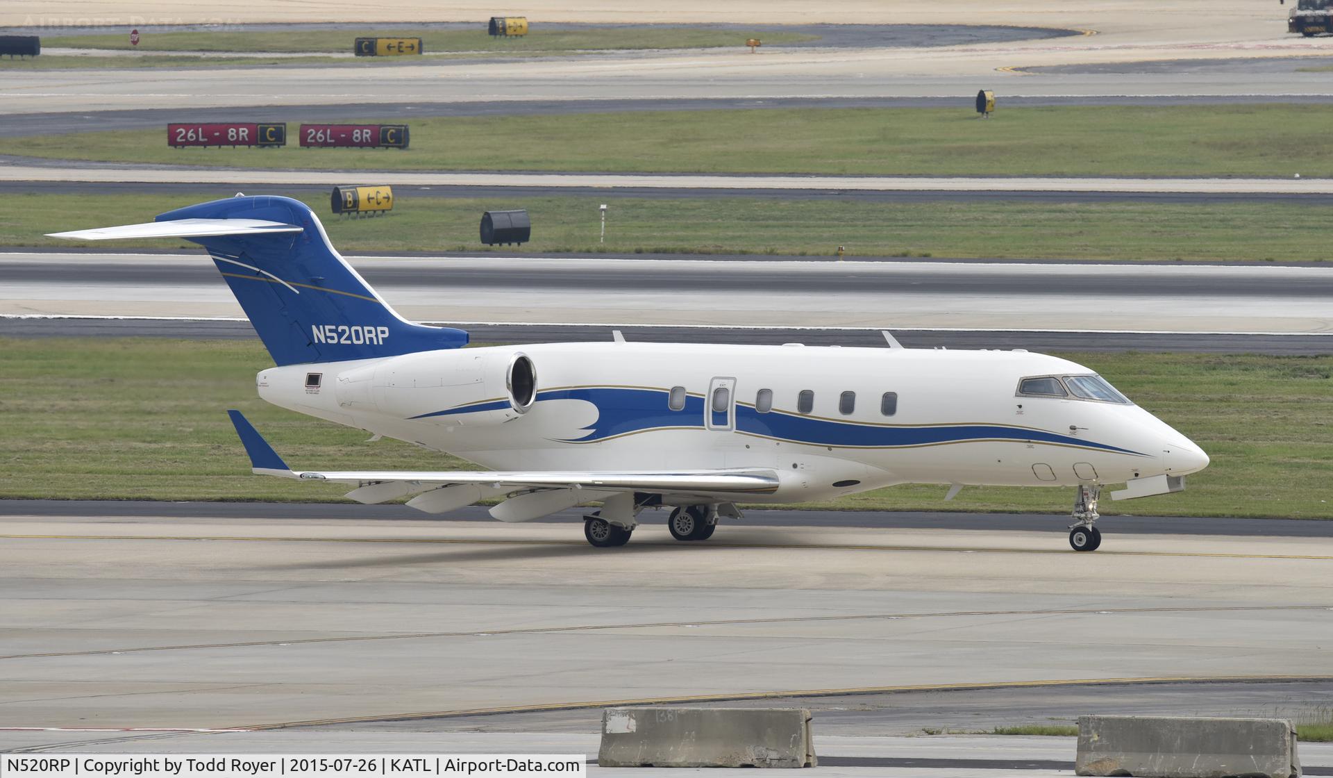 N520RP, 2004 Bombardier Challenger 300 (BD-100-1A10) C/N 20032, Taxiing for departure at Atlanta
