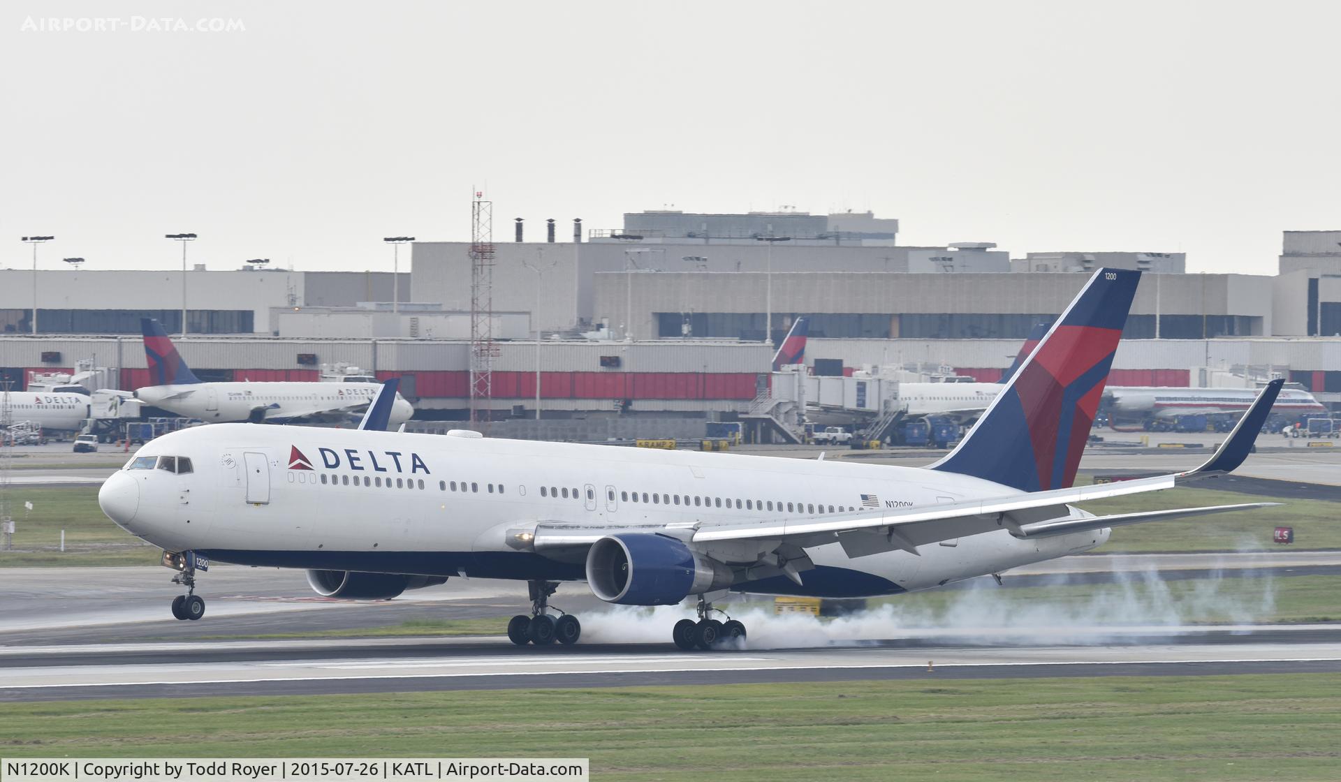 N1200K, 1998 Boeing 767-332 C/N 28457, Arriving at Atlanta