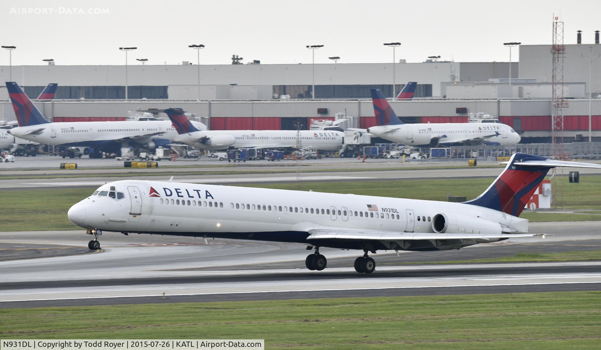 N931DL, 1988 McDonnell Douglas MD-88 C/N 49718, Arriving at Atlanta