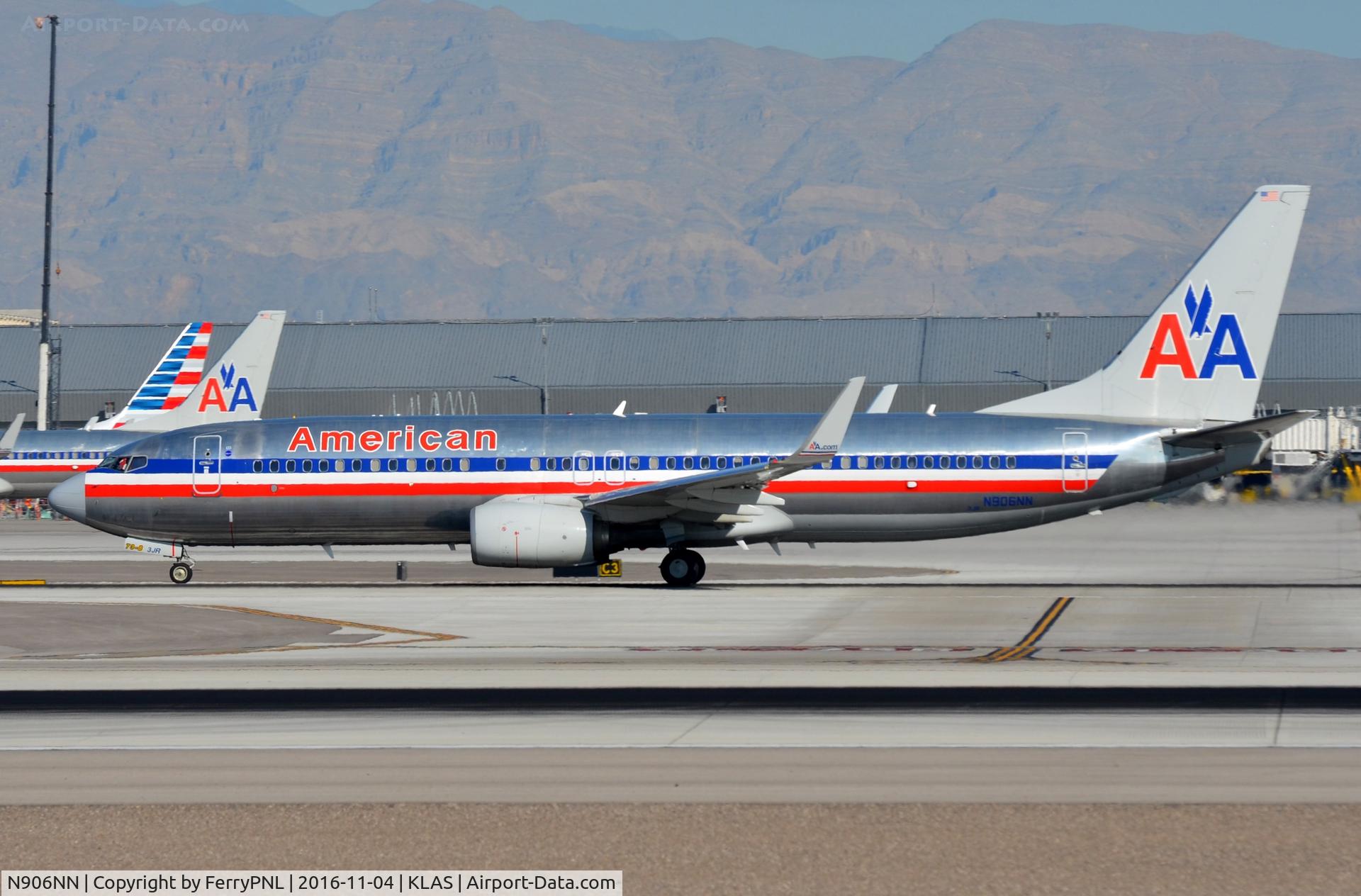 N906NN, 2012 Boeing 737-823 C/N 31155, American B738 departing LAS