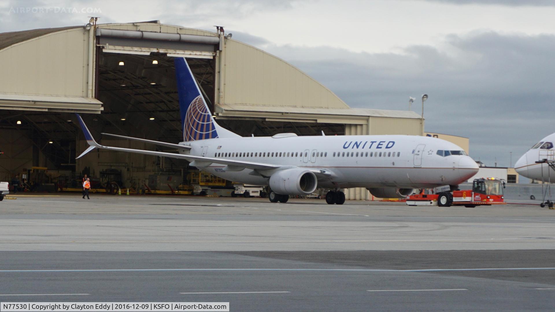 N77530, 2011 Boeing 737-824 C/N 39998, SFO 2016