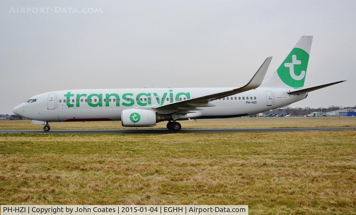 PH-HZI, 2000 Boeing 737-8K2 C/N 28380, Taxiing to terminal
