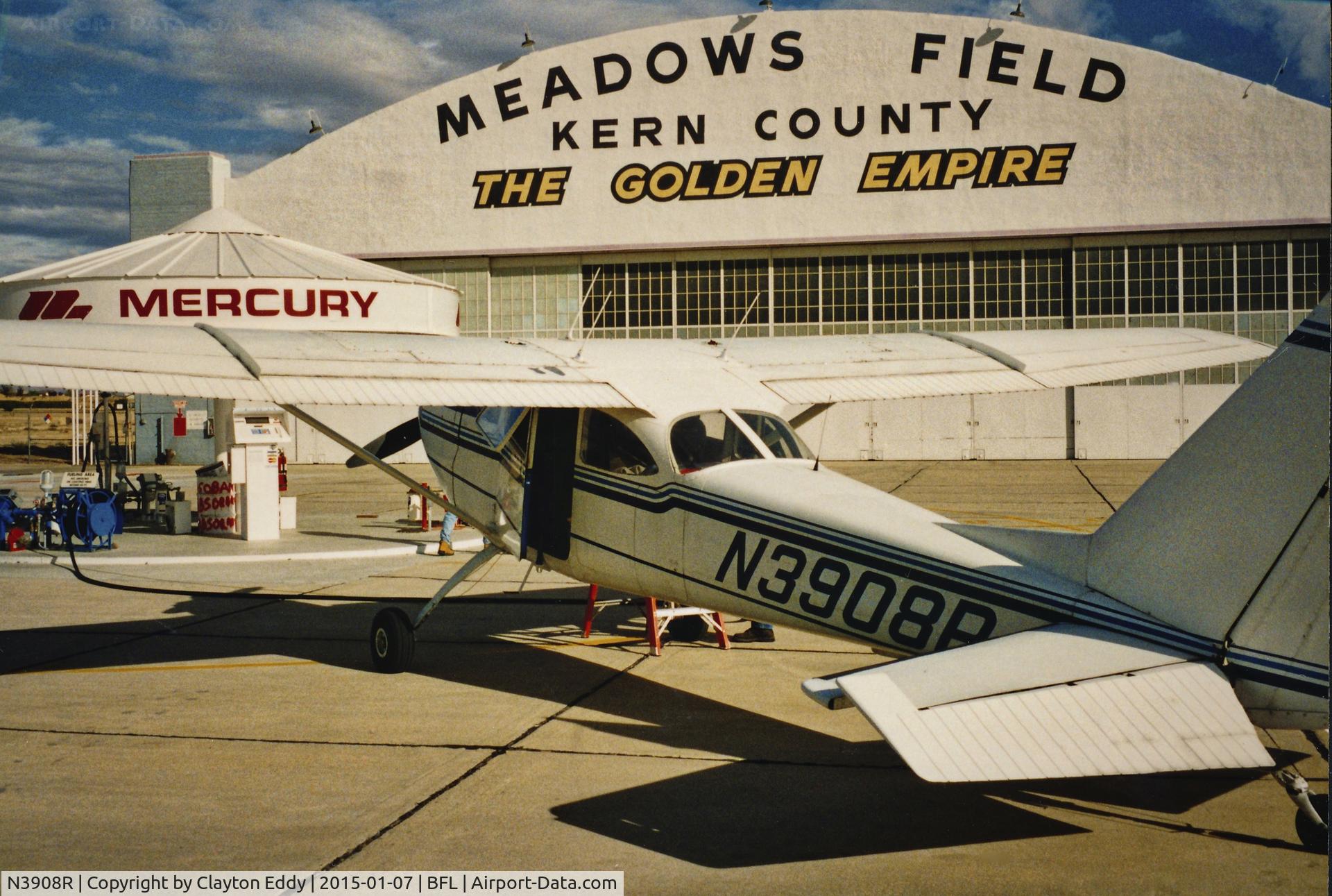 N3908R, 1966 Cessna 172H C/N 17255408, Bakersfield Airport.