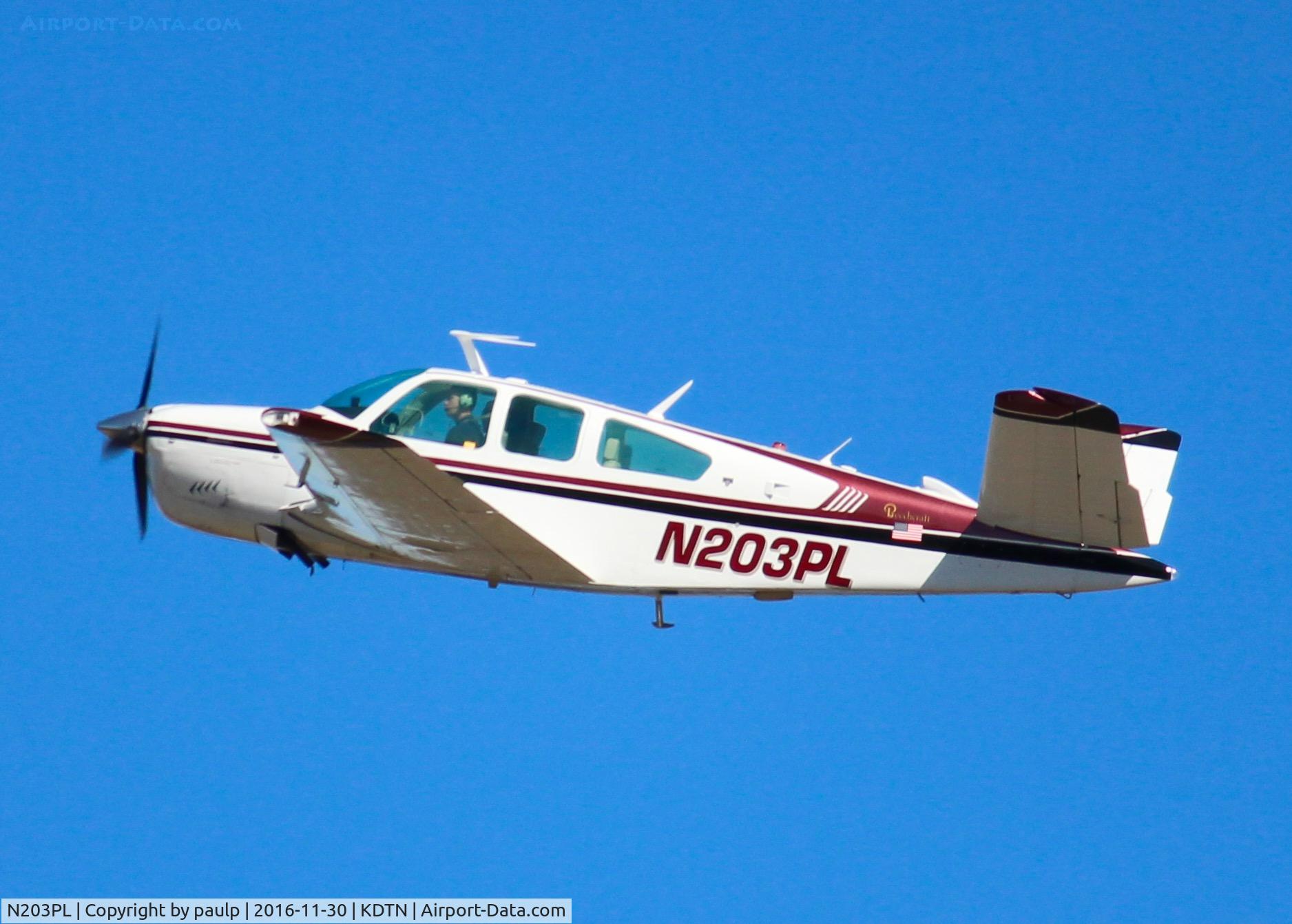 N203PL, 1976 Beech V35B Bonanza C/N D-9898, At Downtown Shreveport.