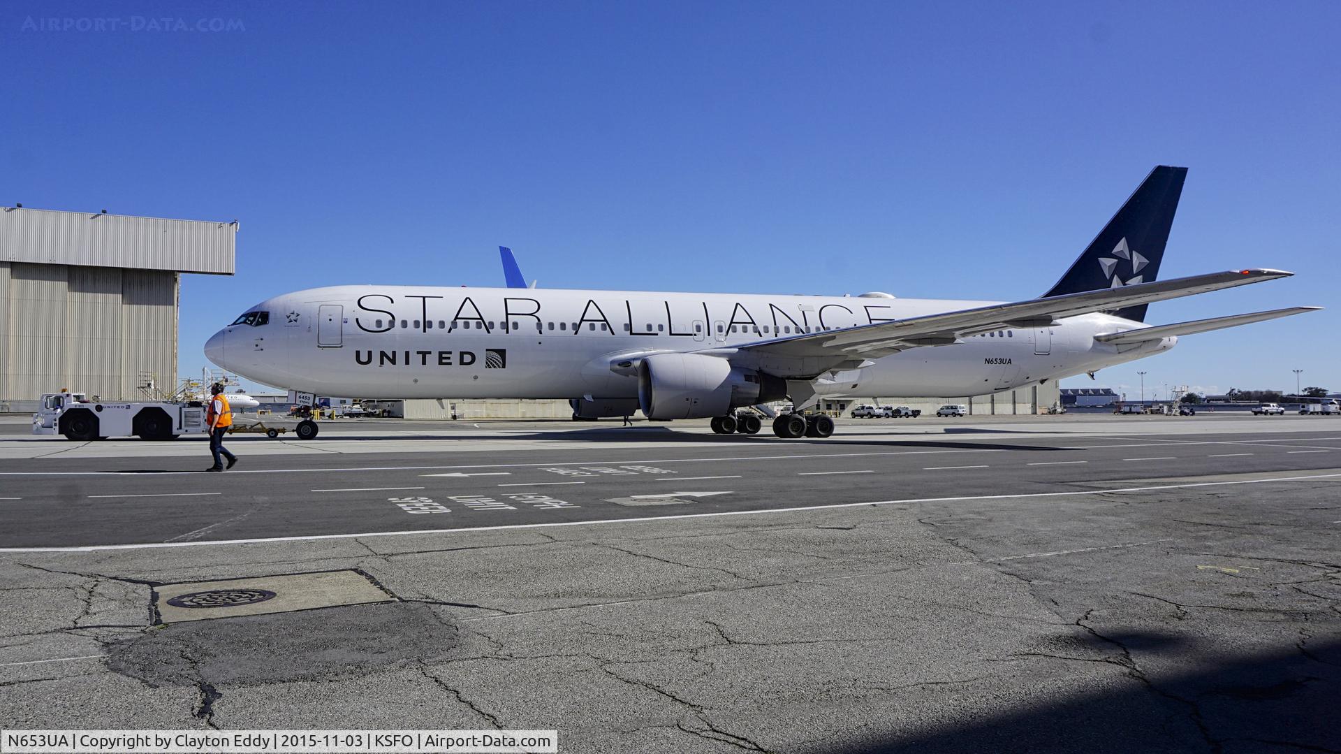 N653UA, 1992 Boeing 767-322 C/N 25391, SFO 2015