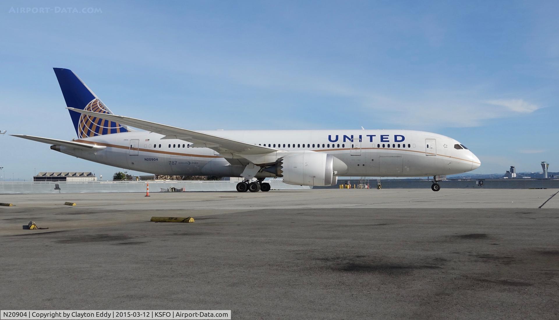N20904, 2012 Boeing 787-8 Dreamliner C/N 34824, SFO 2015