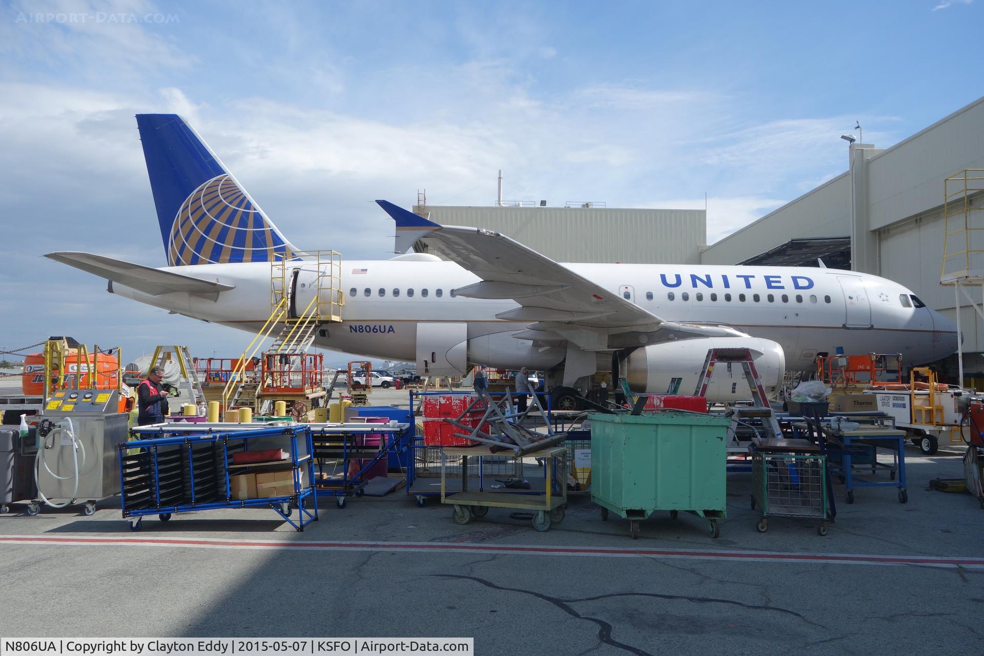 N806UA, 1998 Airbus A319-131 C/N 788, SFO 2015